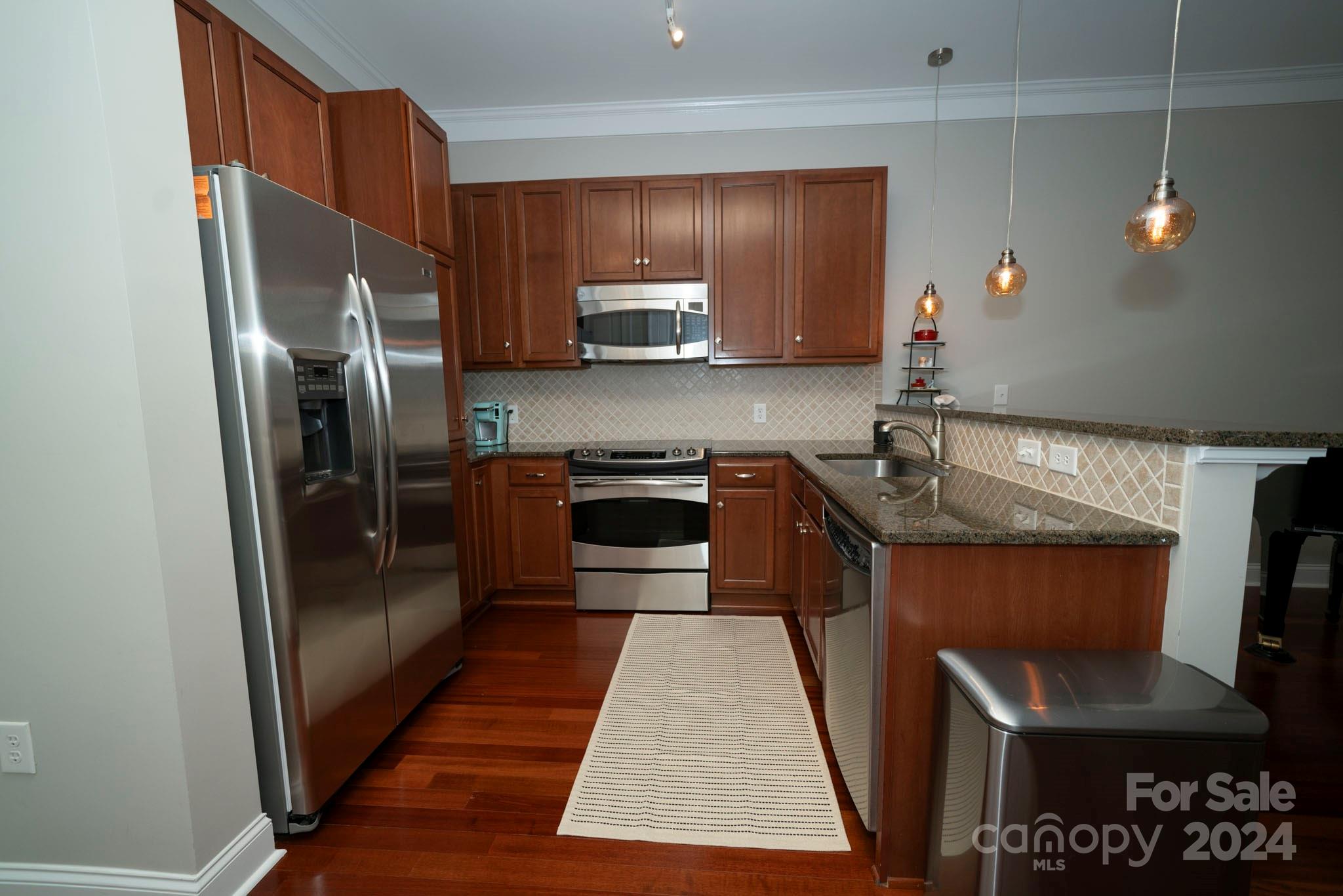 2810 Selwyn Avenue Unit: 219