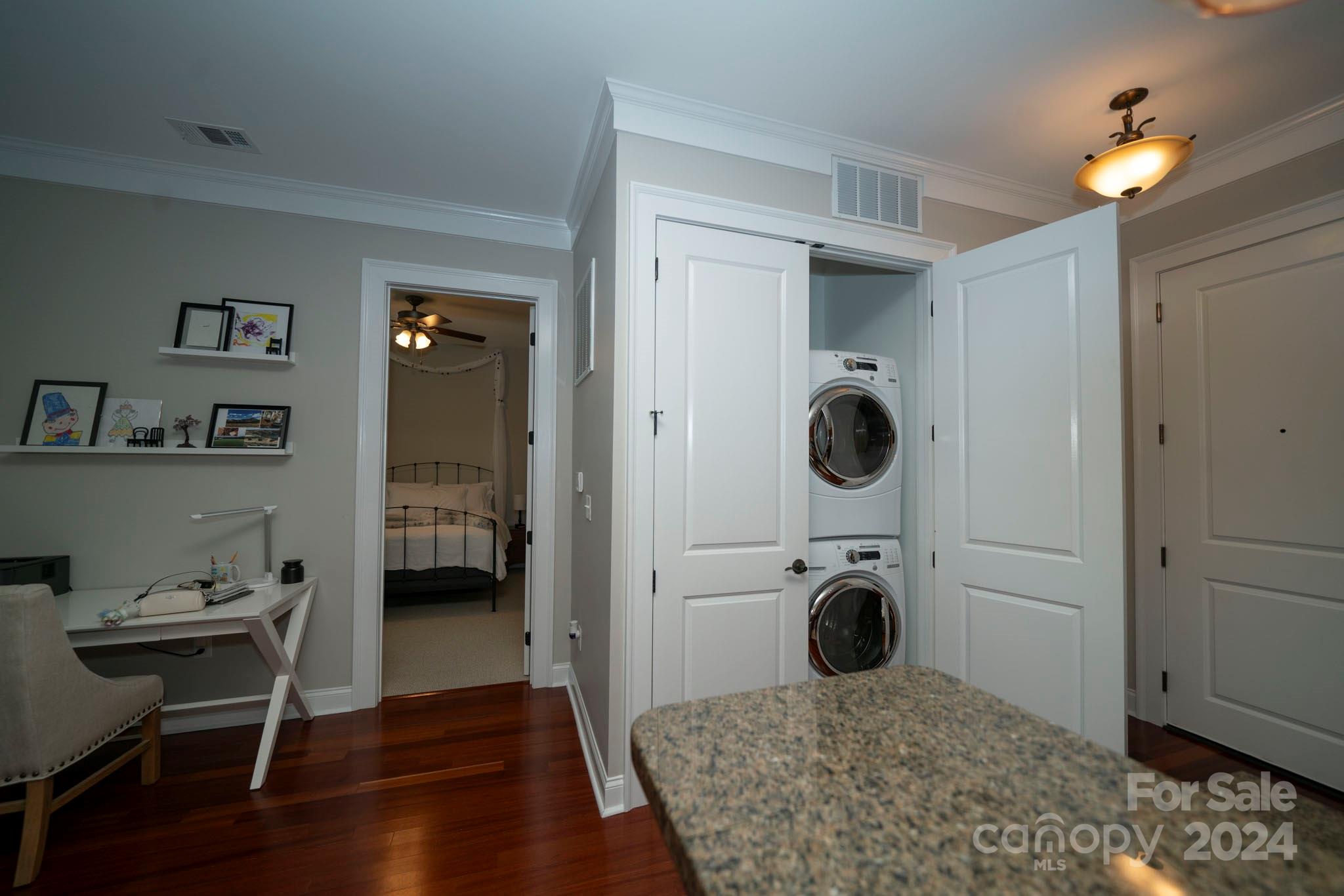 2810 Selwyn Avenue Unit: 219