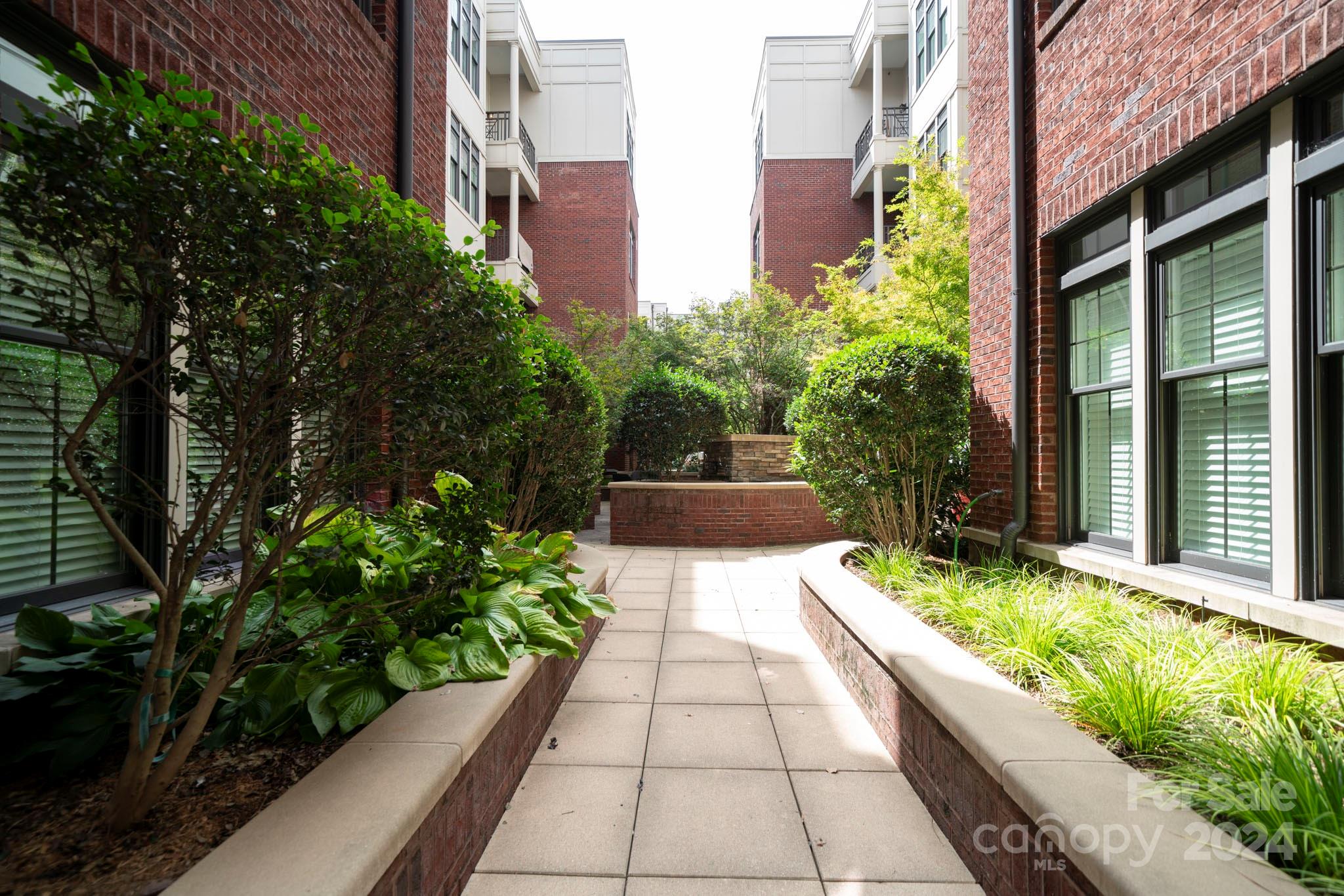 2810 Selwyn Avenue Unit: 219