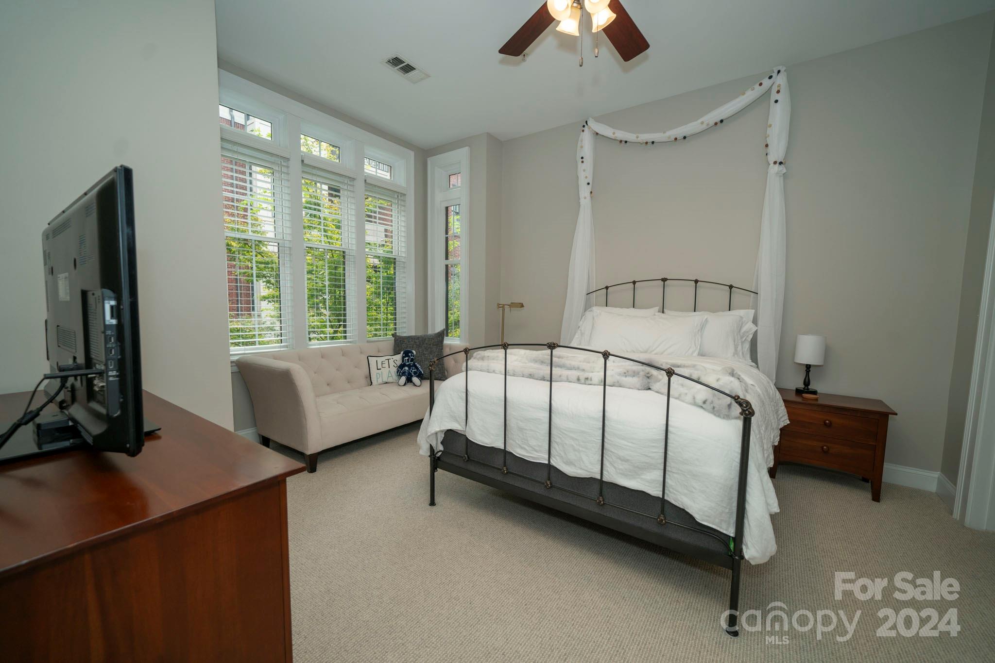 2810 Selwyn Avenue Unit: 219