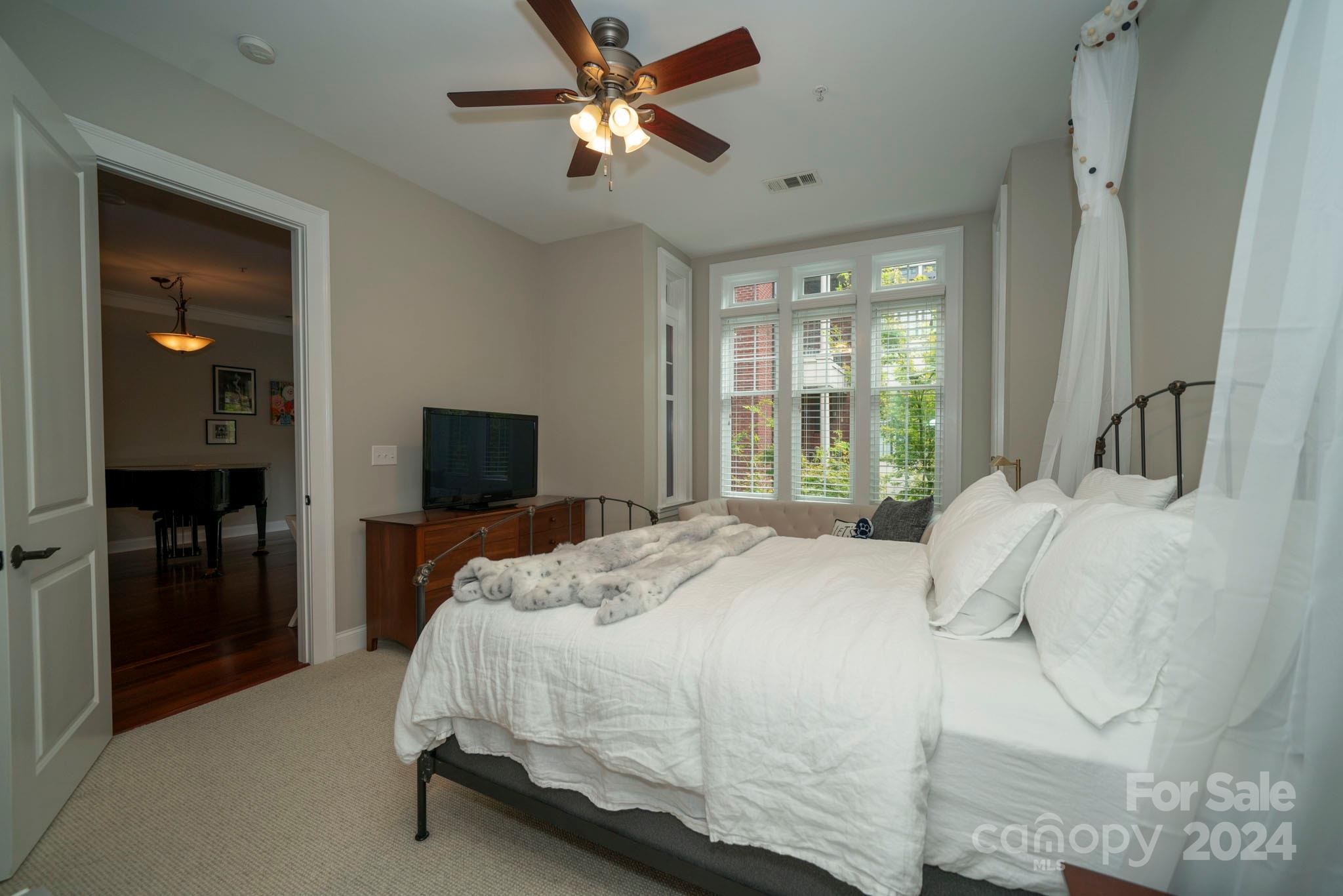 2810 Selwyn Avenue Unit: 219
