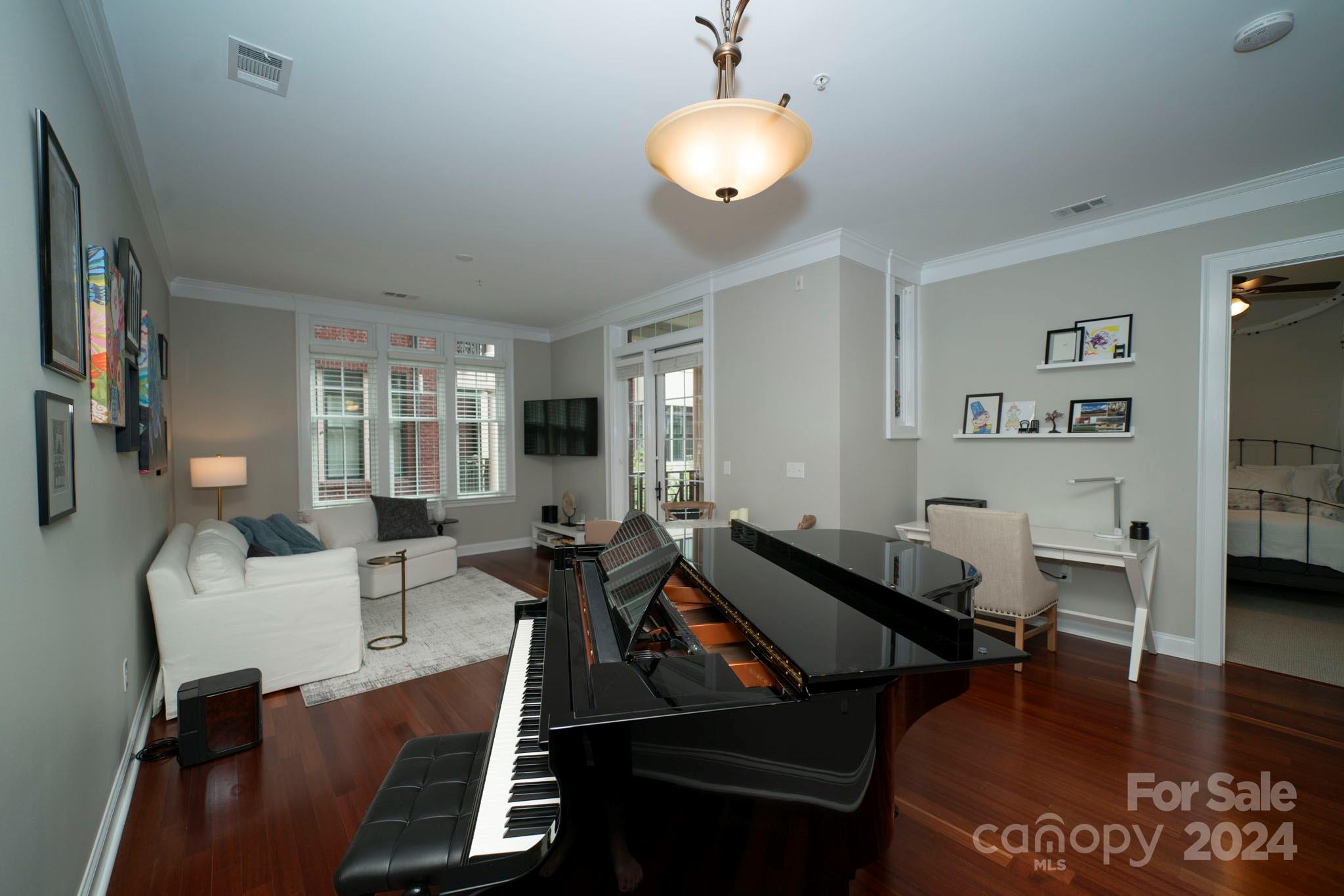 2810 Selwyn Avenue Unit: 219
