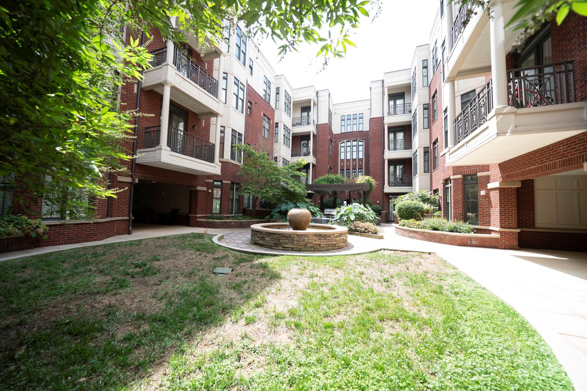 2810 Selwyn Avenue Unit: 219