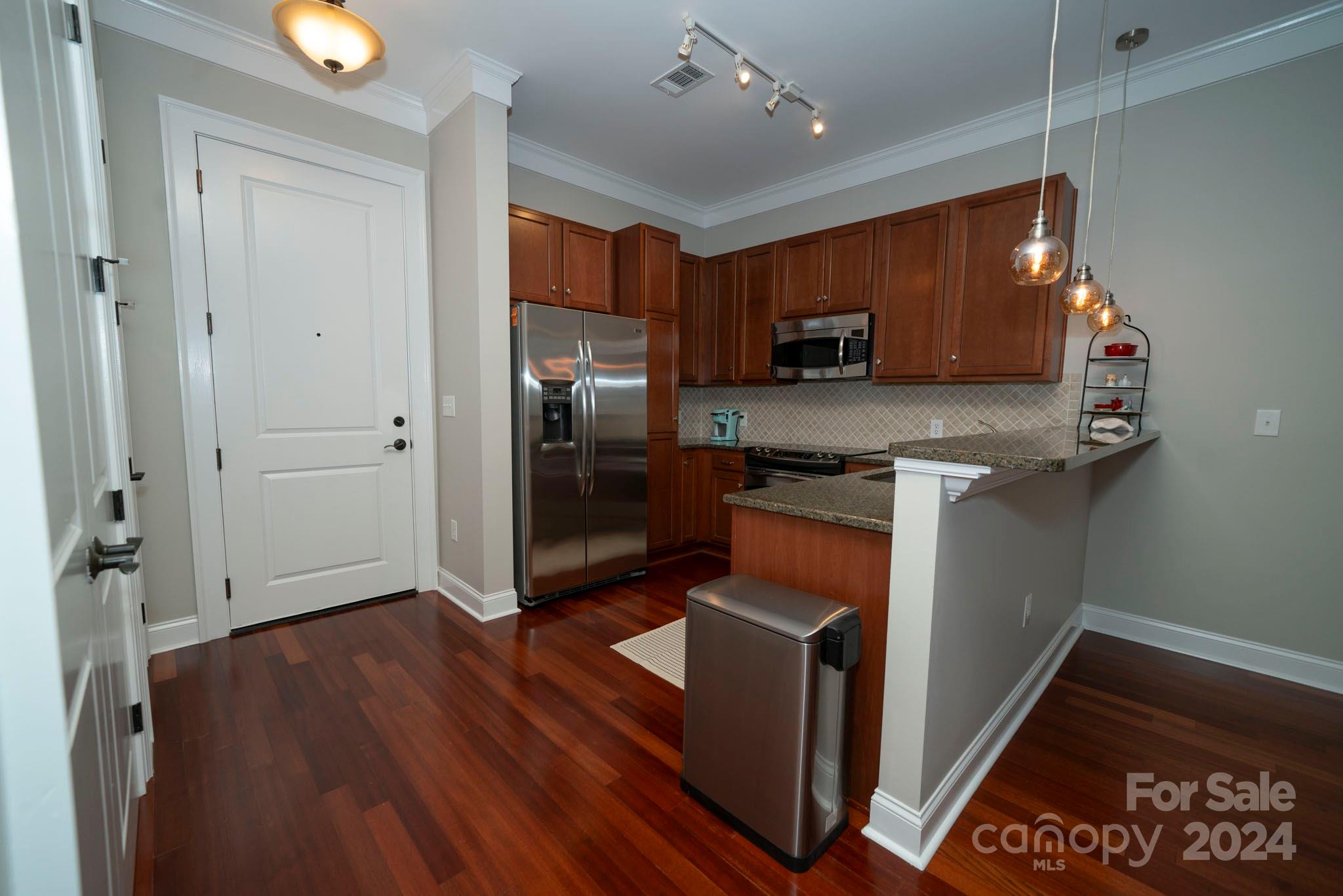 2810 Selwyn Avenue Unit: 219