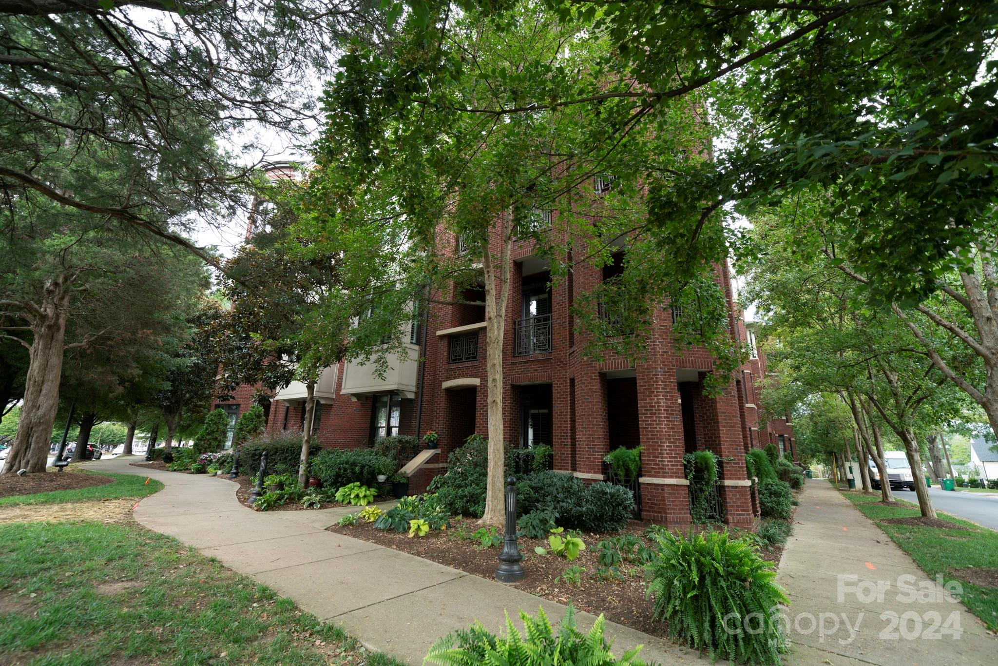 2810 Selwyn Avenue Unit: 219