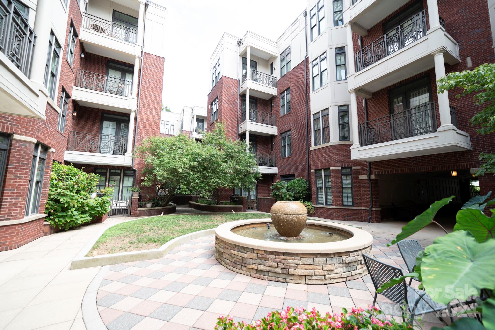2810 Selwyn Avenue Unit: 219