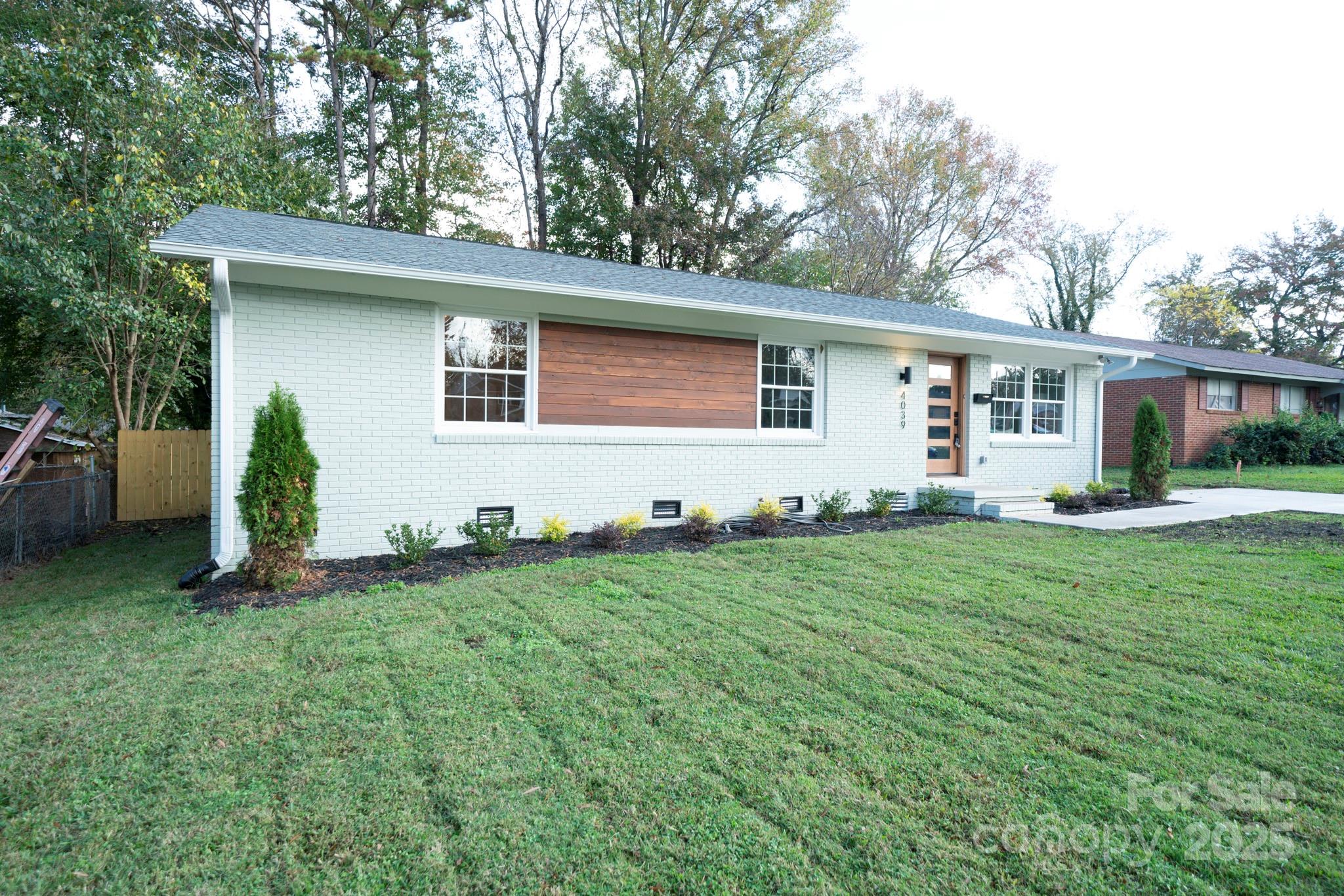 4039 Uppergate Lane