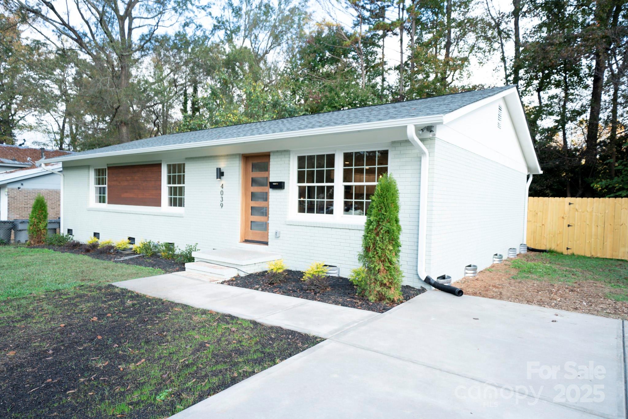 4039 Uppergate Lane