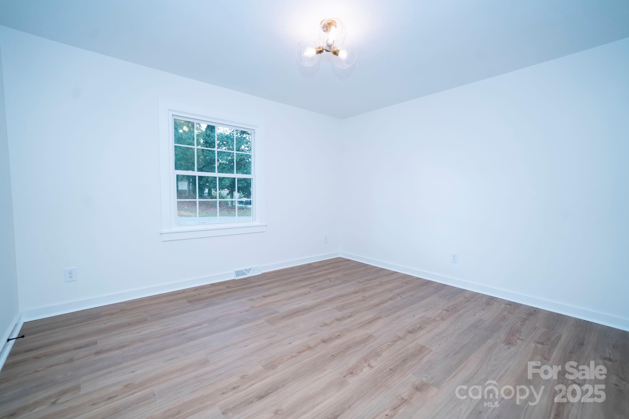 4039 Uppergate Lane