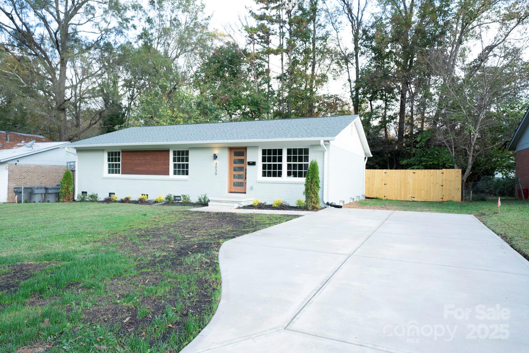 4039 Uppergate Lane