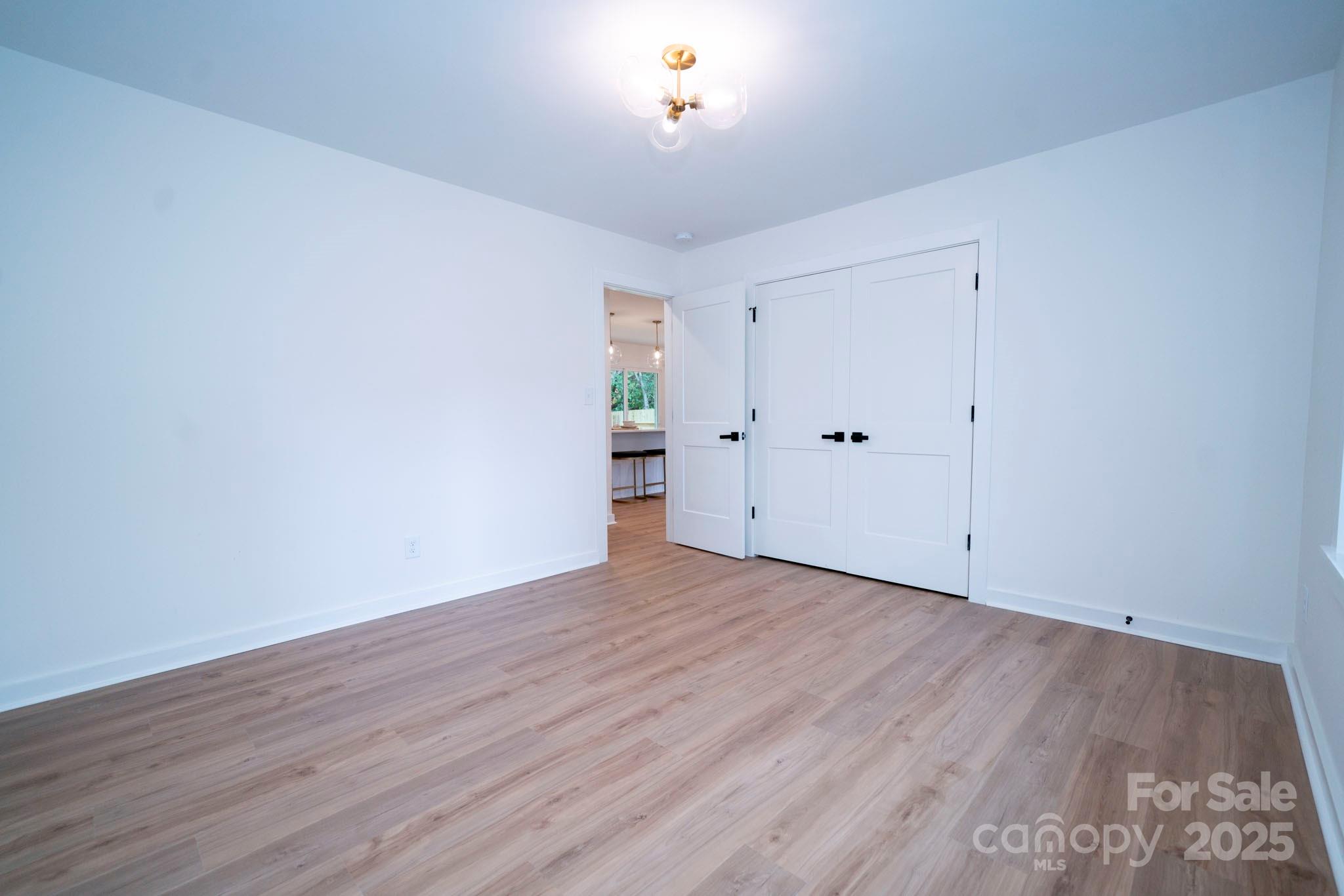 4039 Uppergate Lane