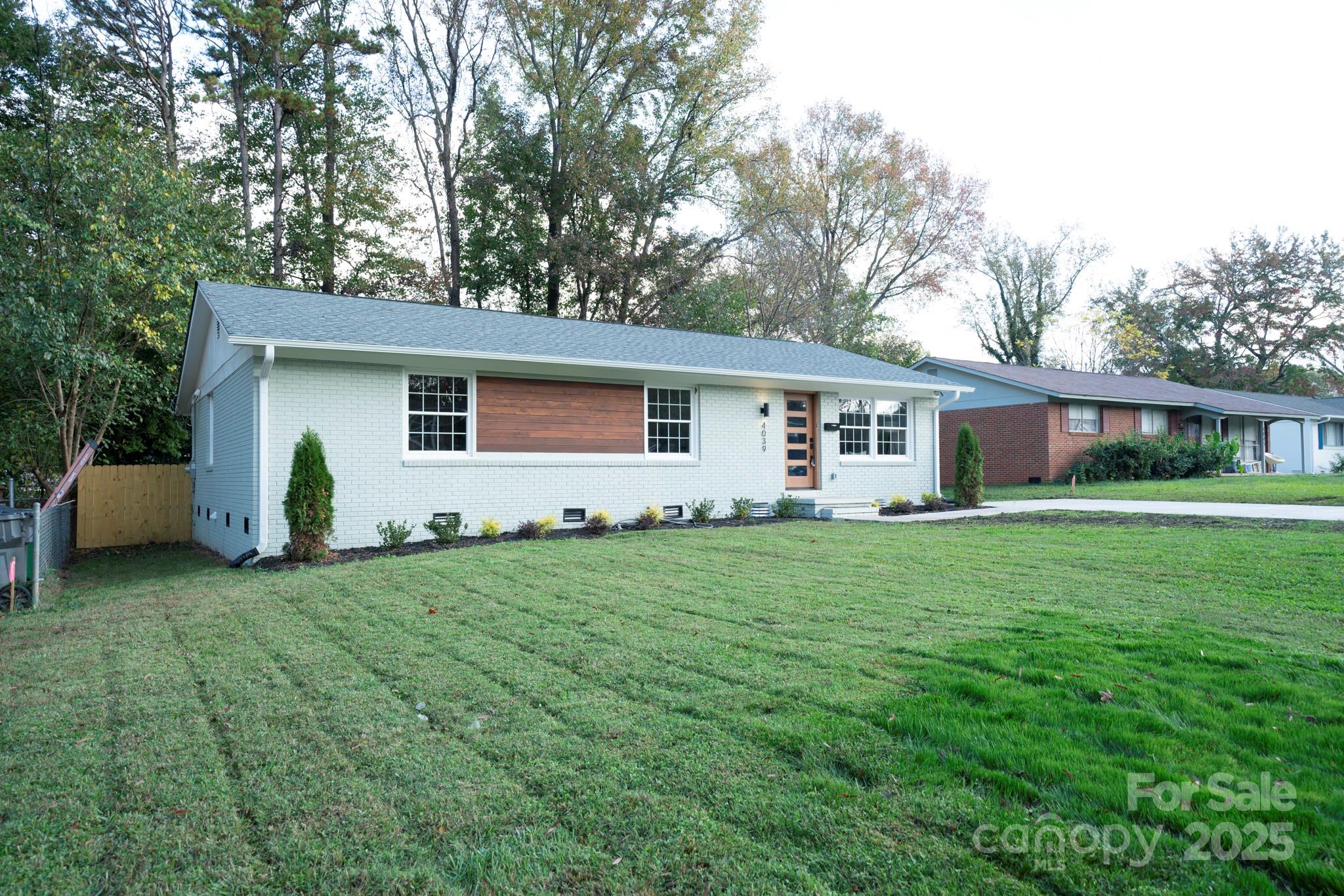 4039 Uppergate Lane