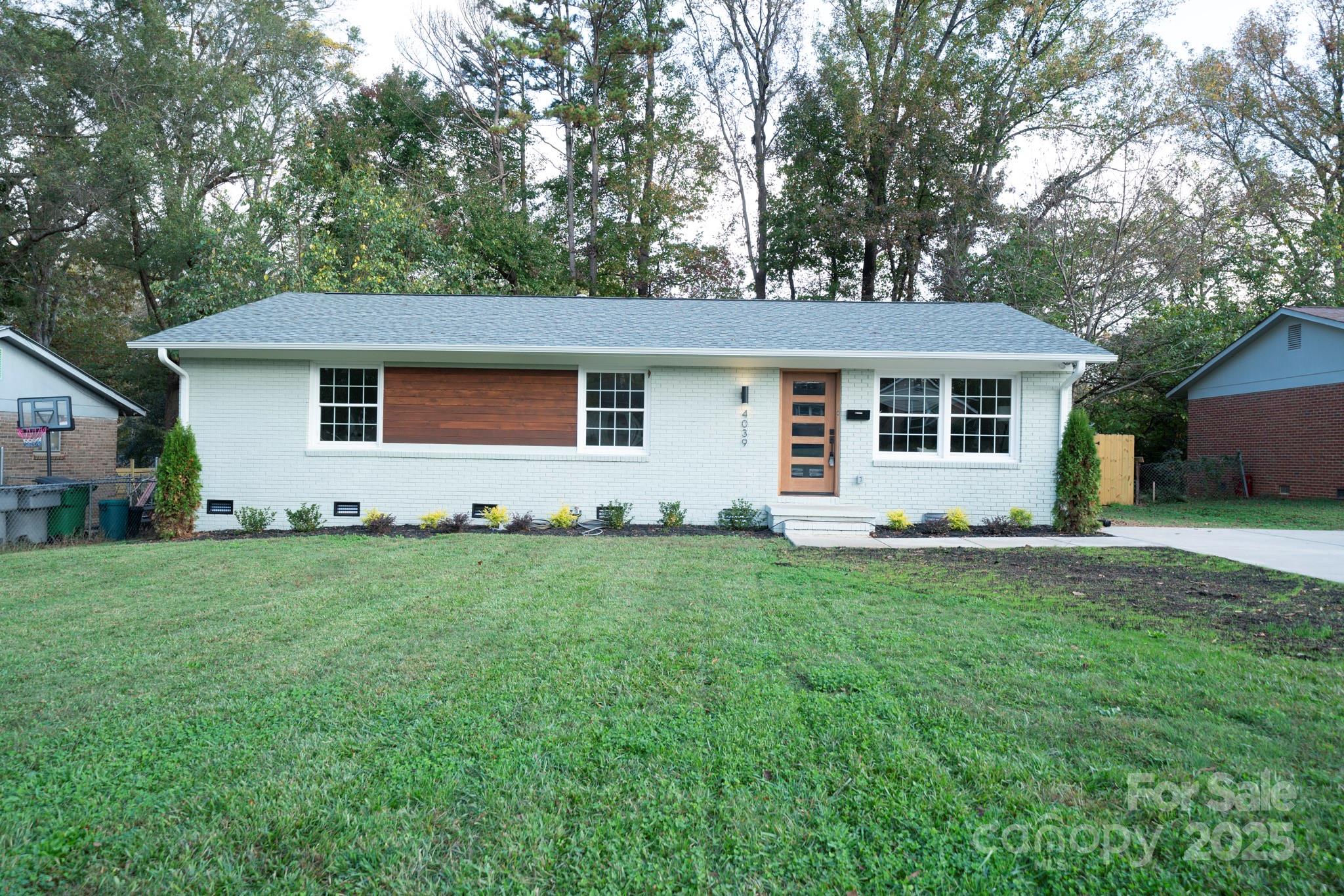 4039 Uppergate Lane