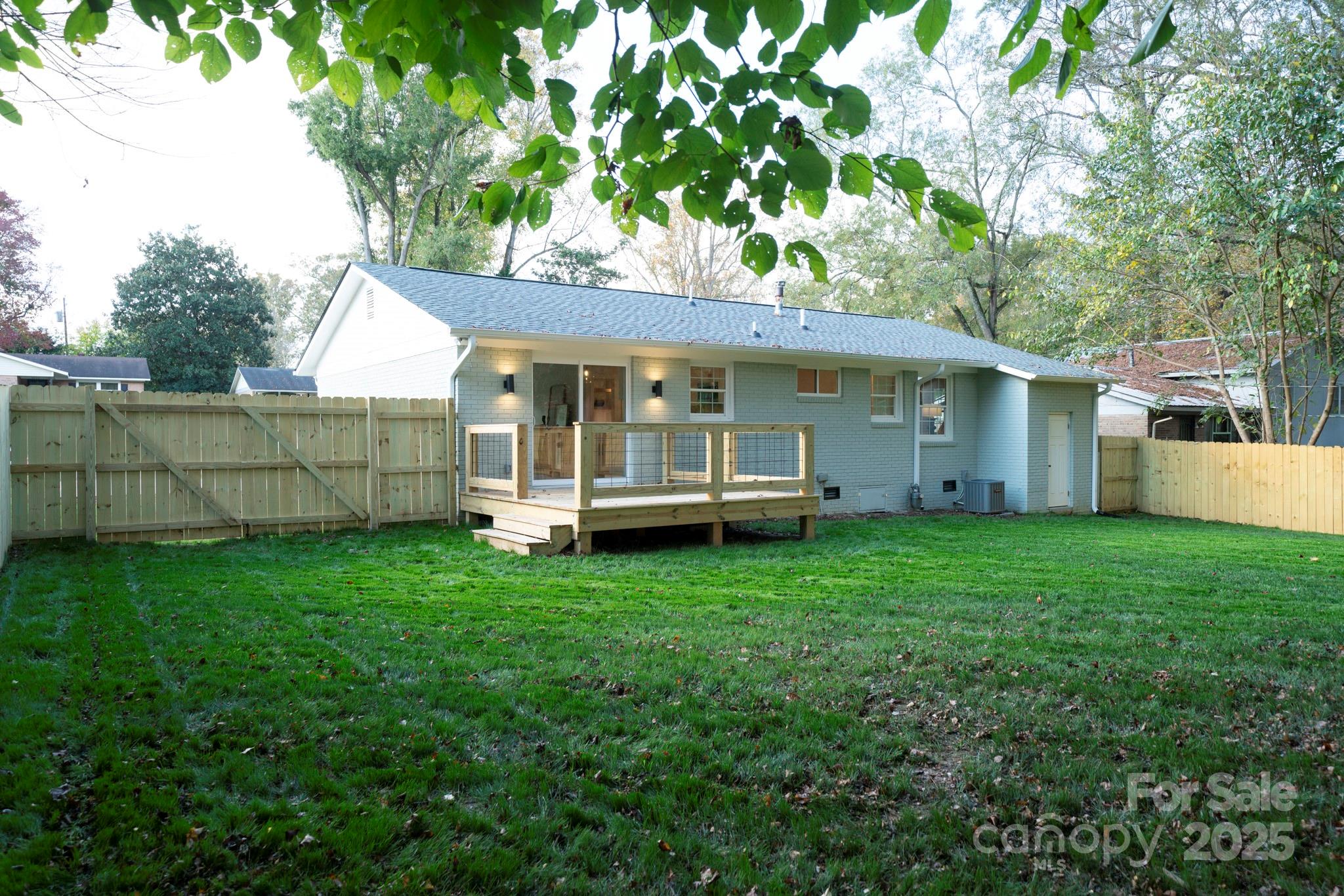 4039 Uppergate Lane