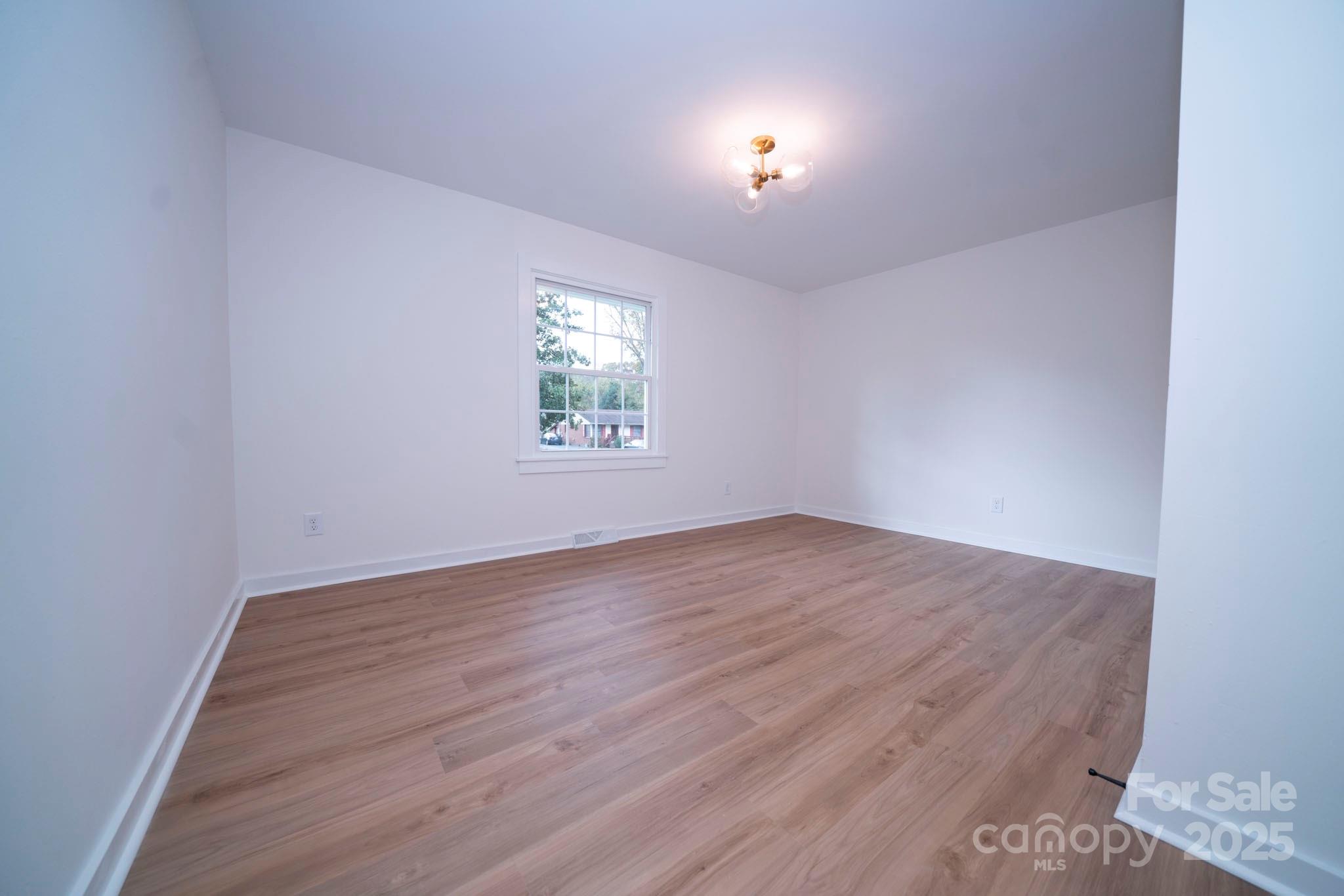 4039 Uppergate Lane