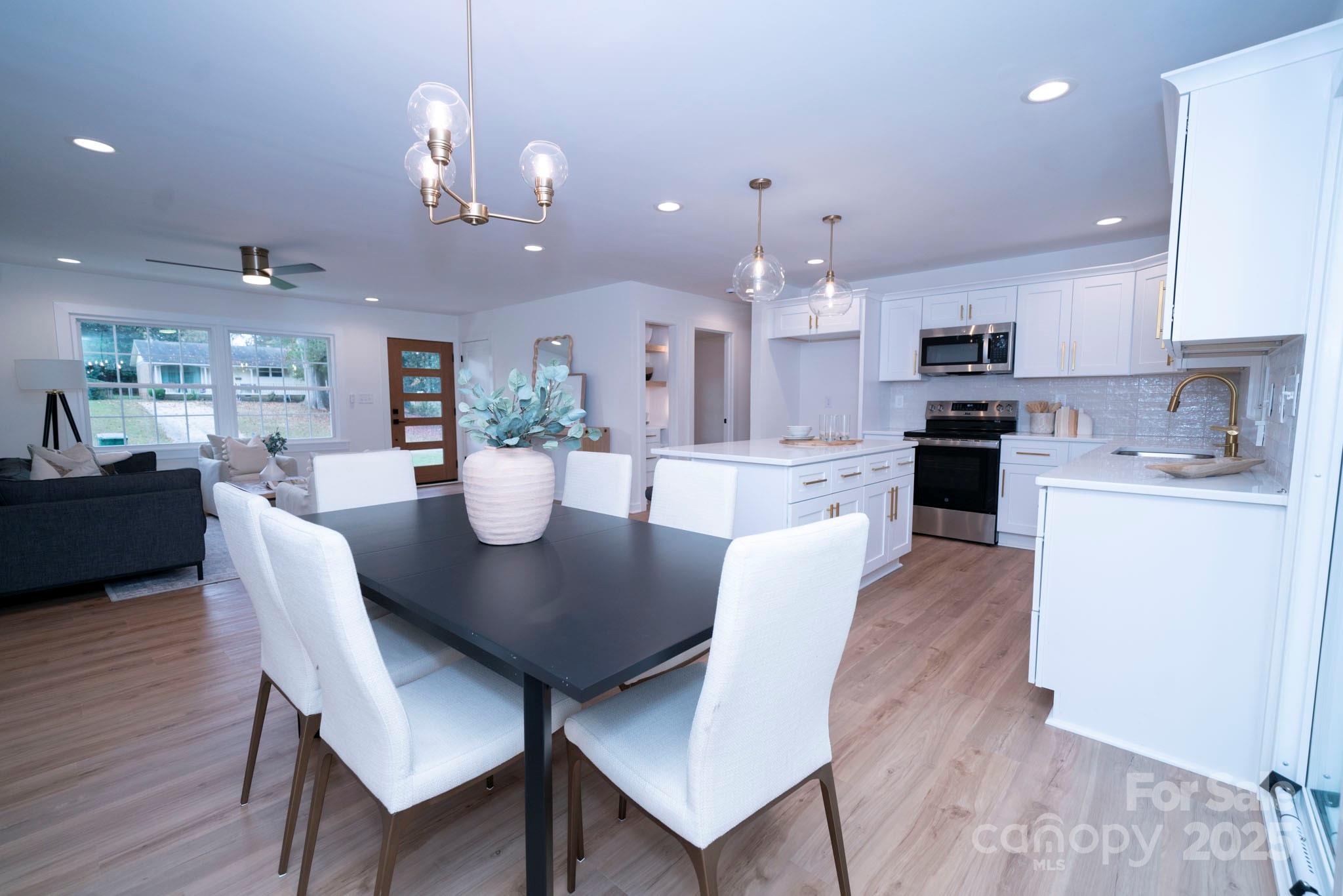4039 Uppergate Lane