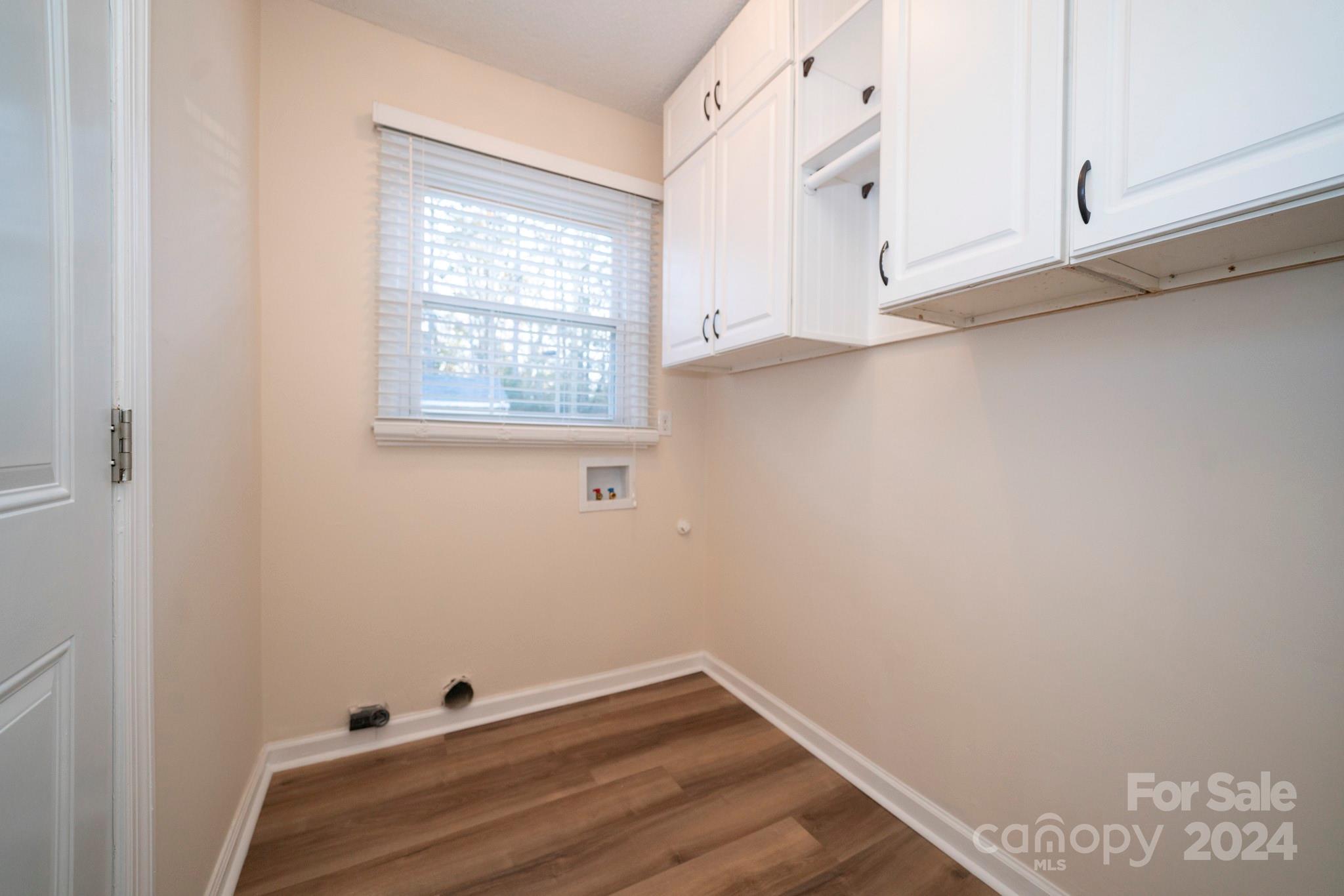 1210 Glenarden Drive