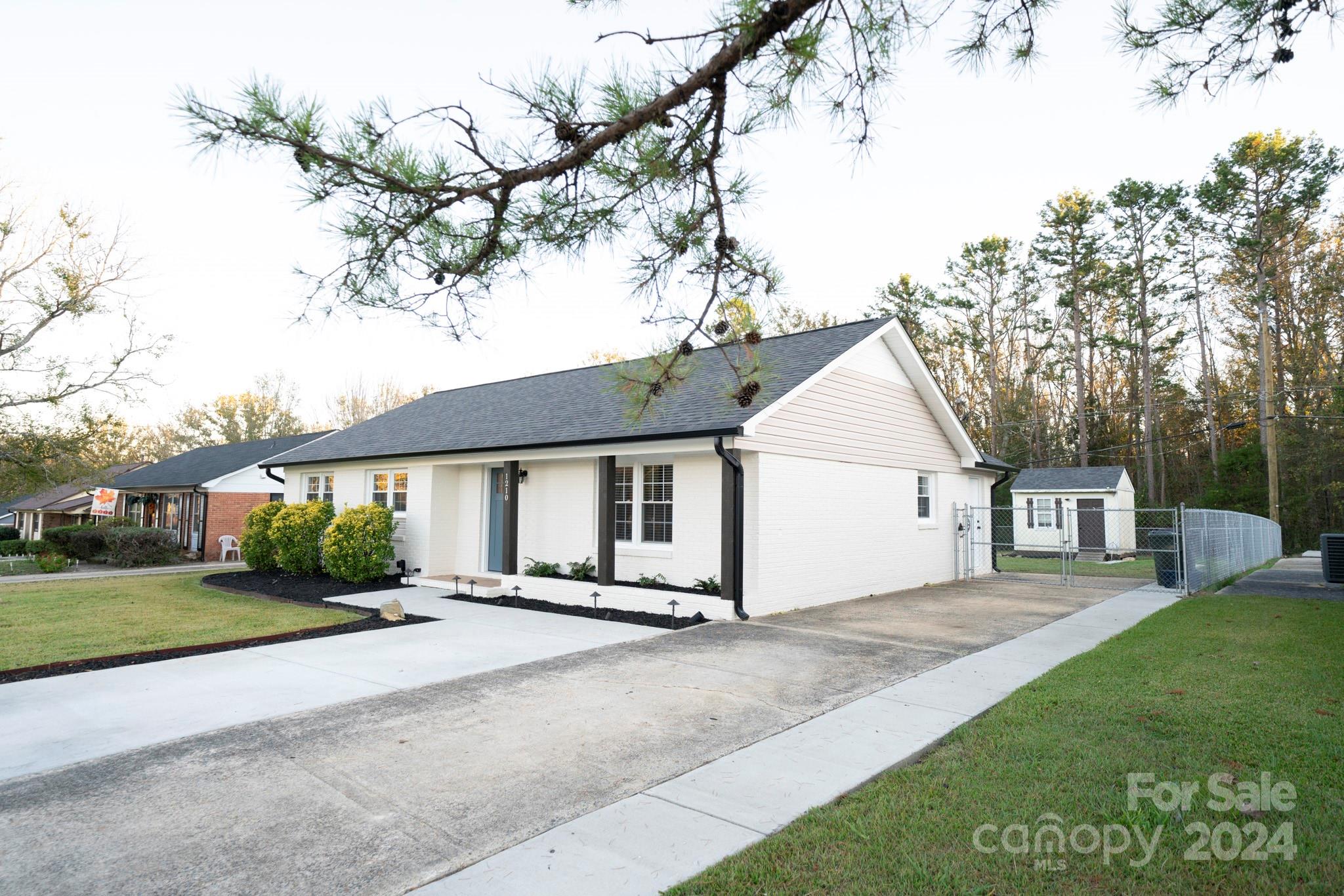 1210 Glenarden Drive