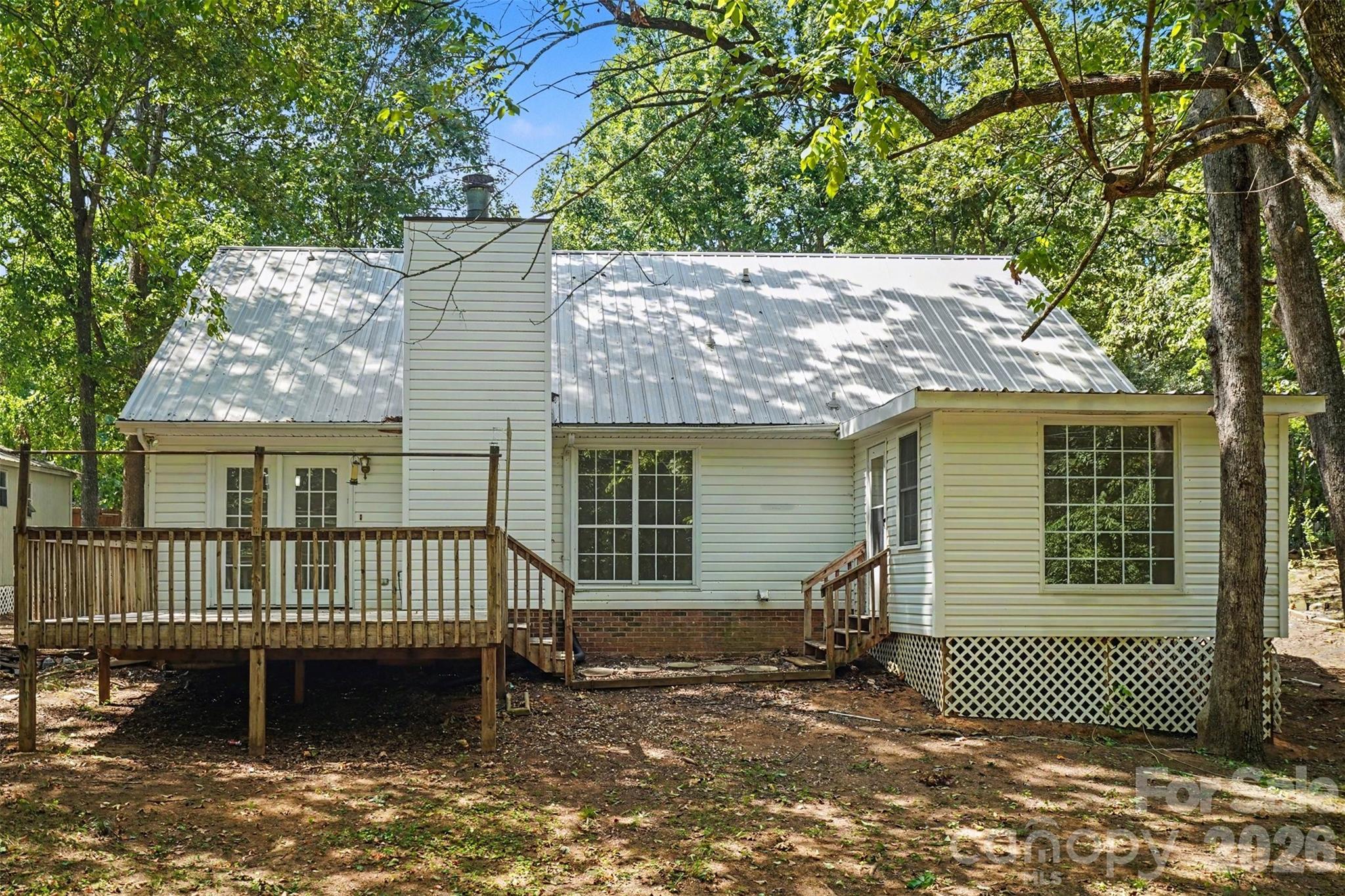 2711 Bob White Circle