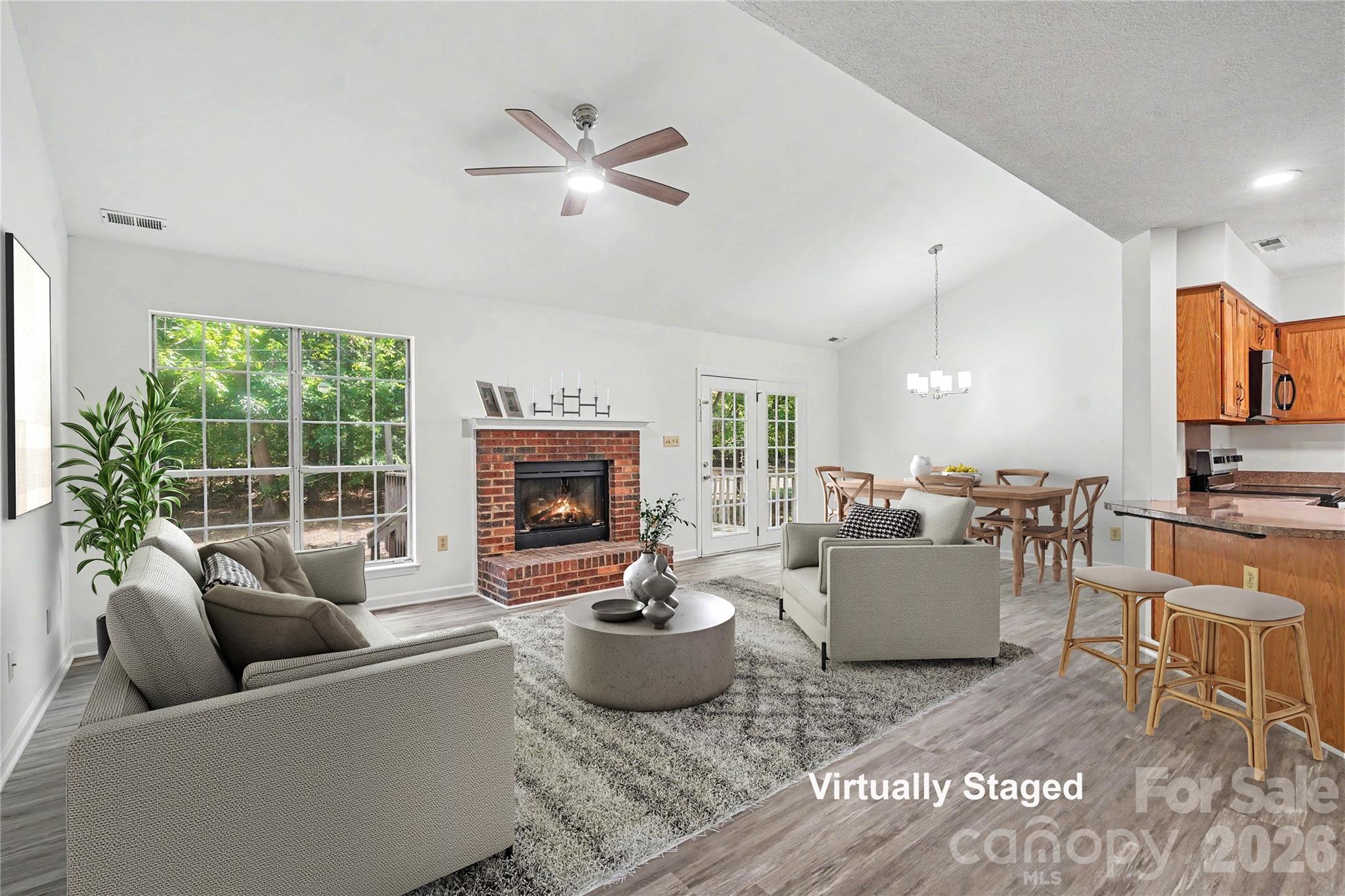 2711 Bob White Circle
