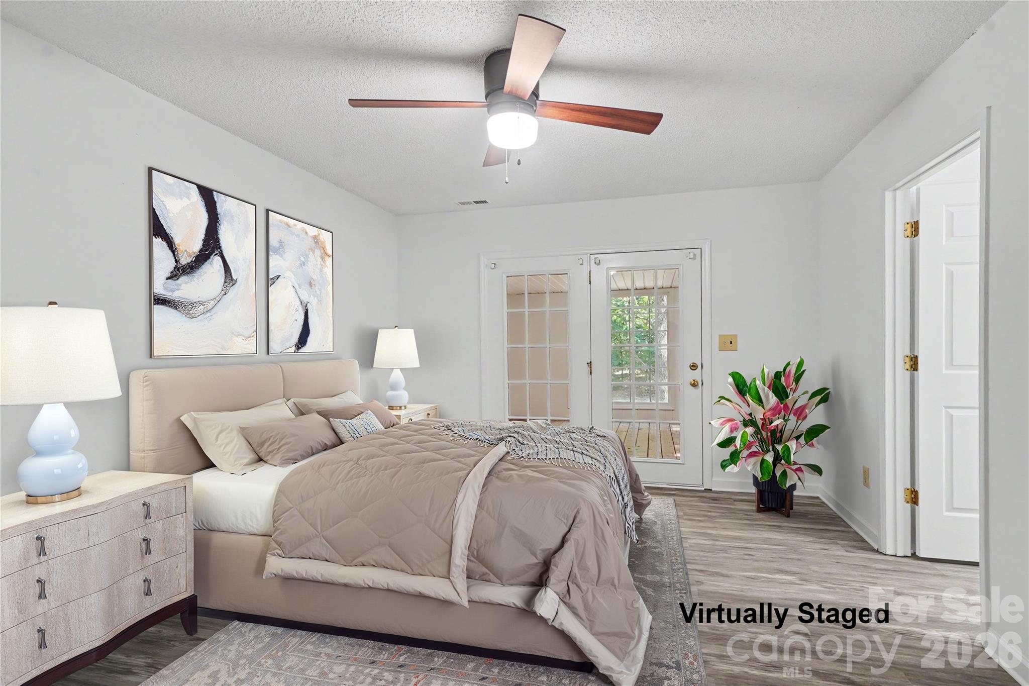 2711 Bob White Circle