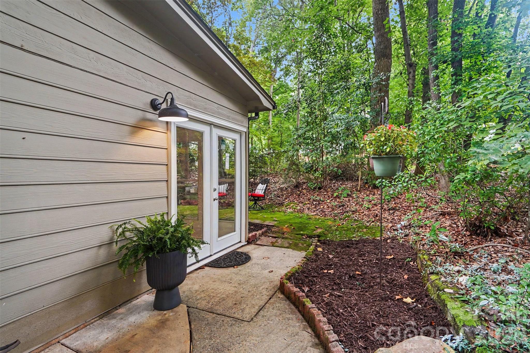 128 Ashbrook Drive
