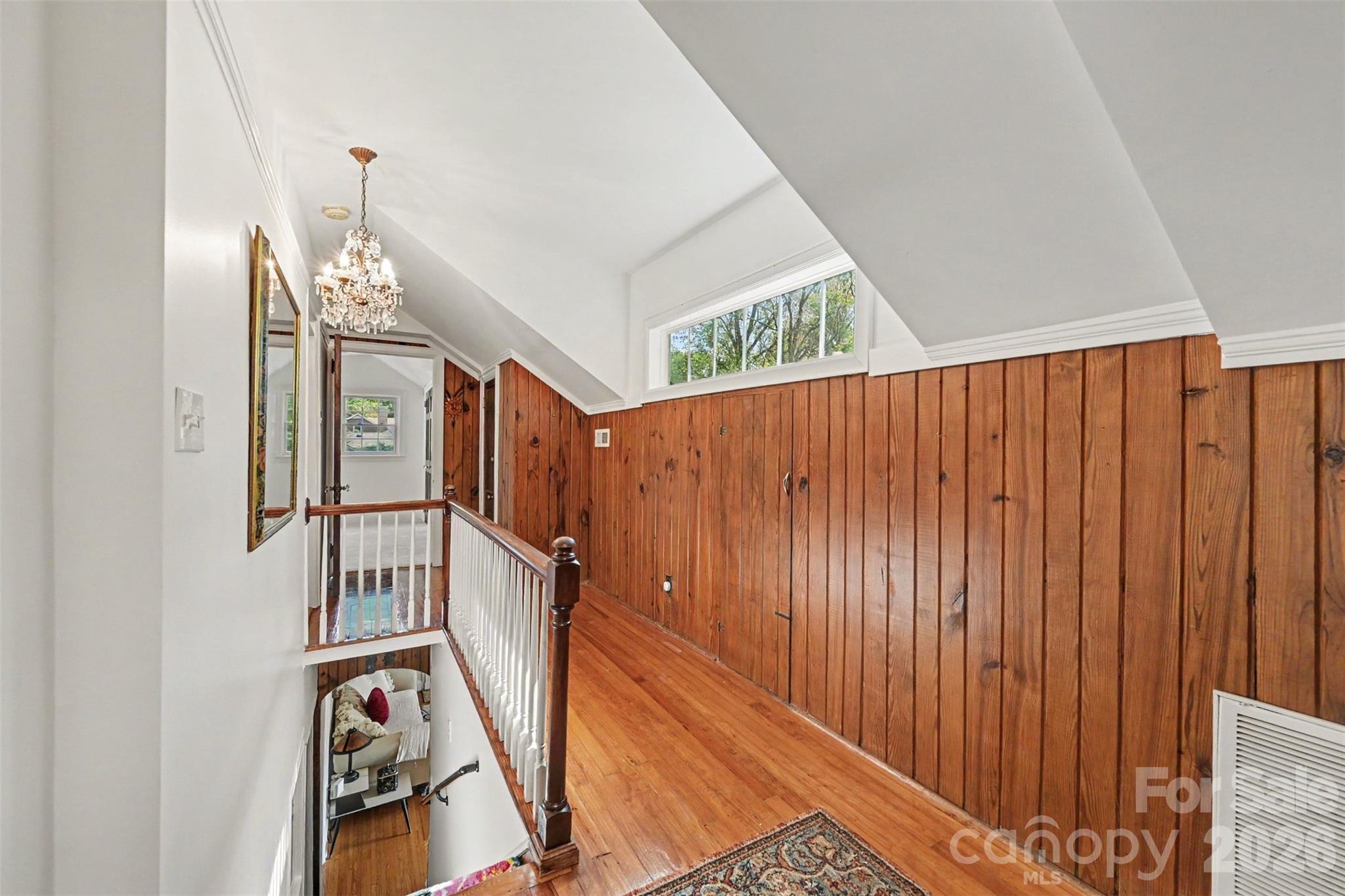 1301 Pinecrest Avenue