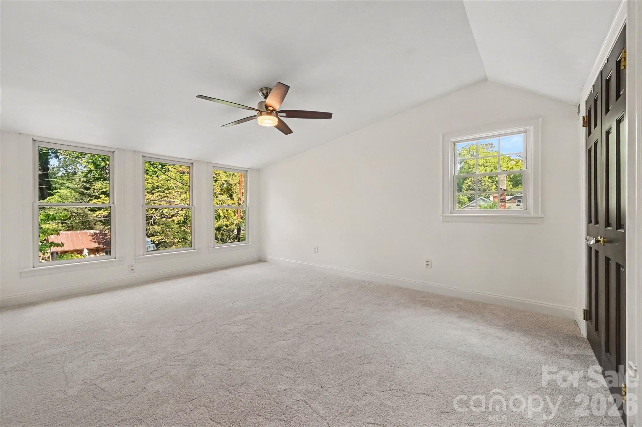 1301 Pinecrest Avenue