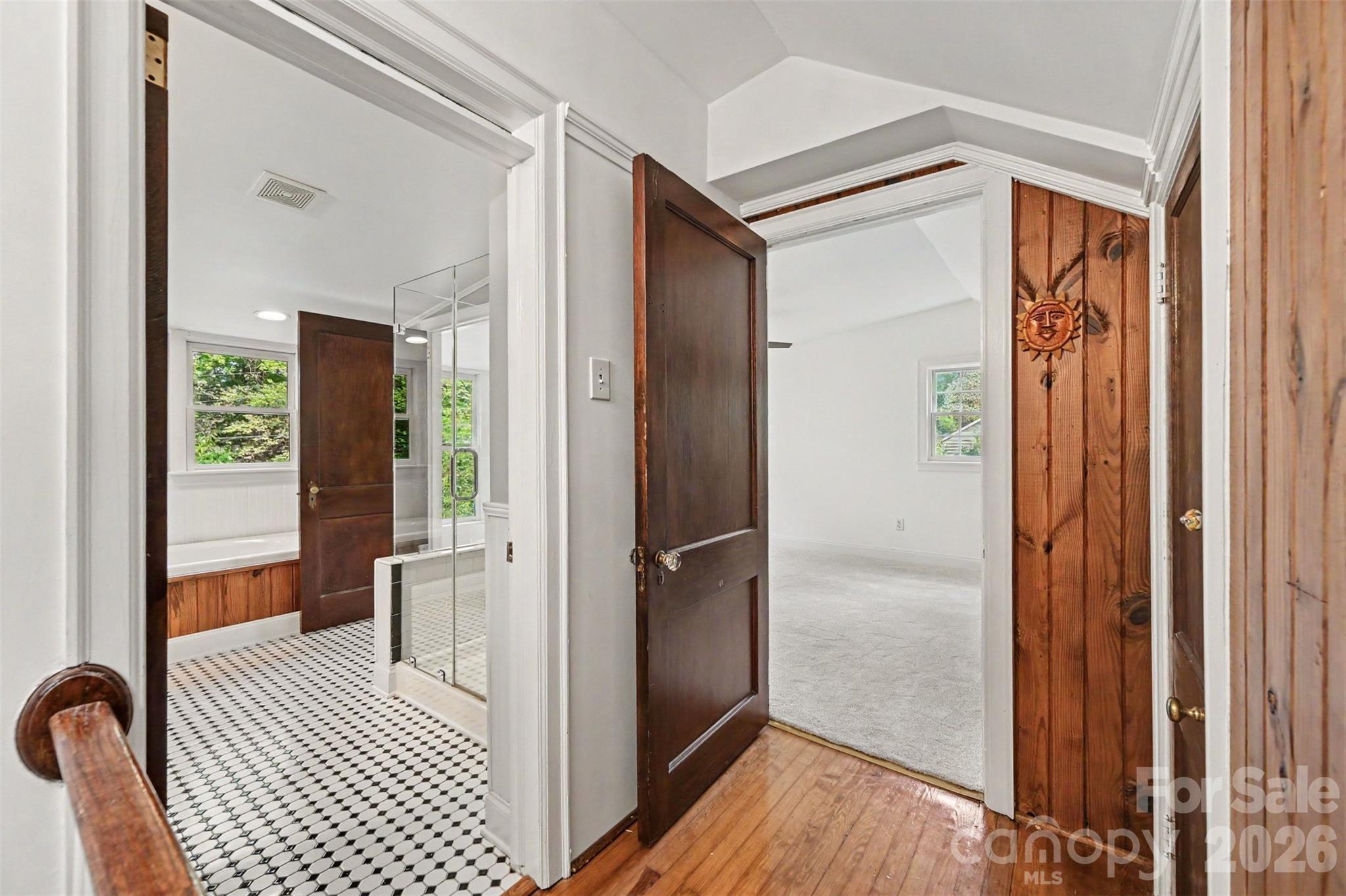 1301 Pinecrest Avenue