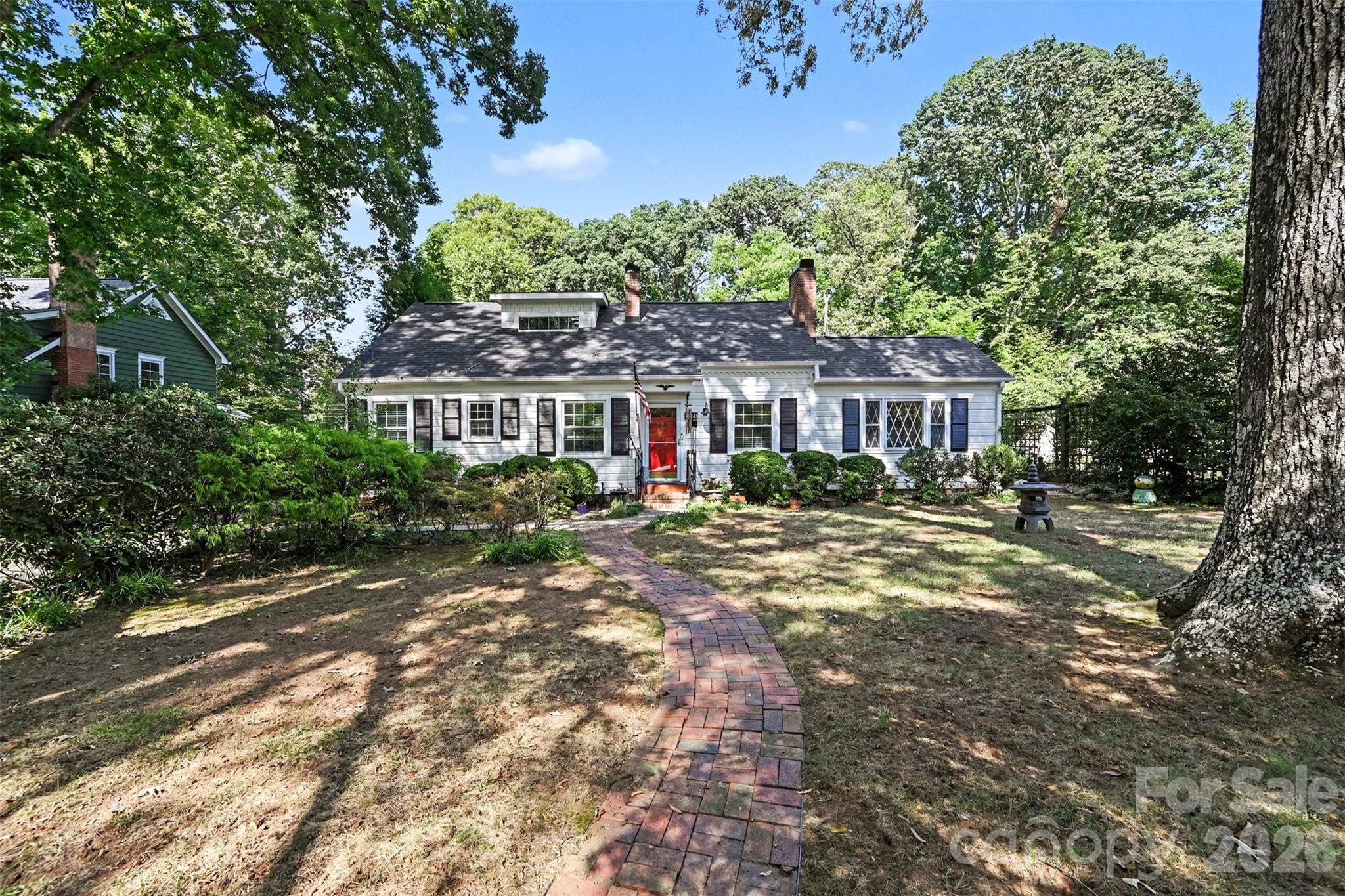1301 Pinecrest Avenue