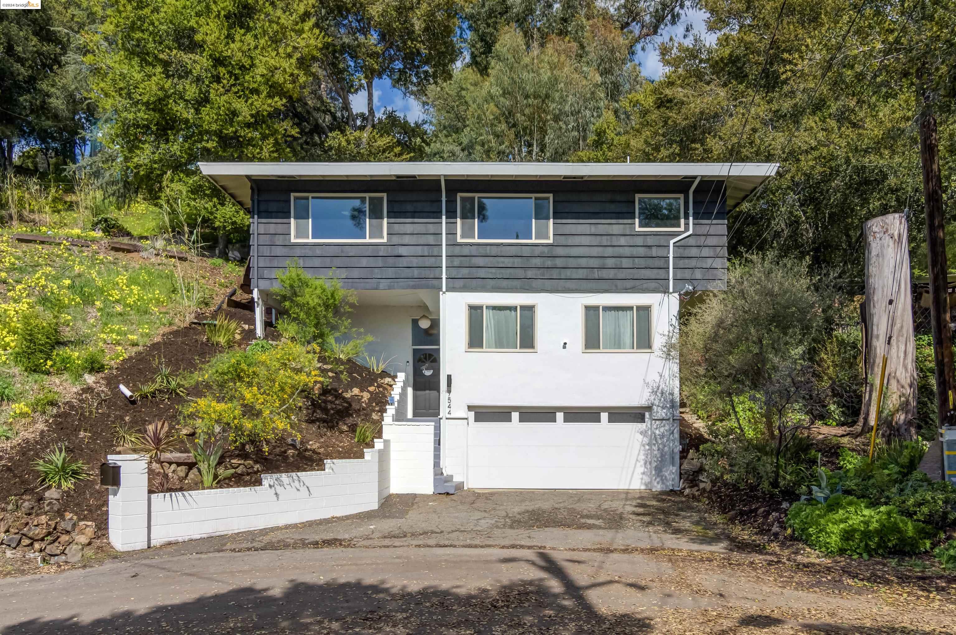 7544 Hillmont Dr
