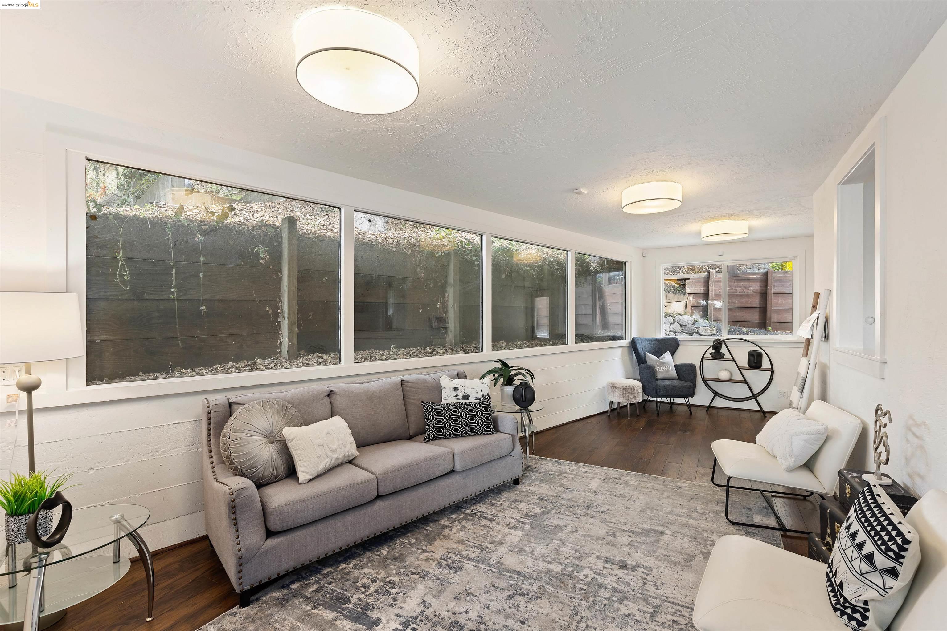 7544 Hillmont Dr