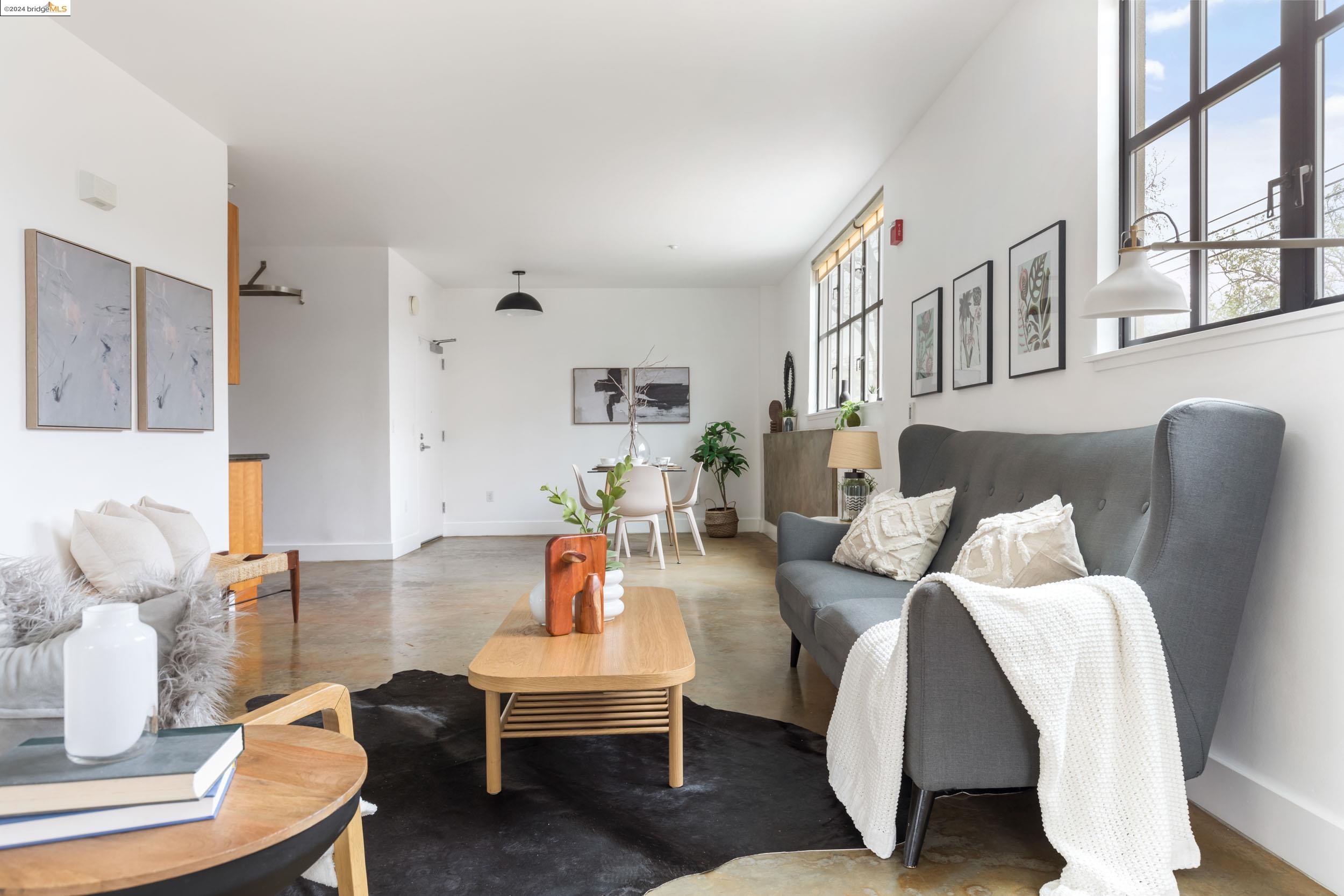 4811 Telegraph Ave # 212