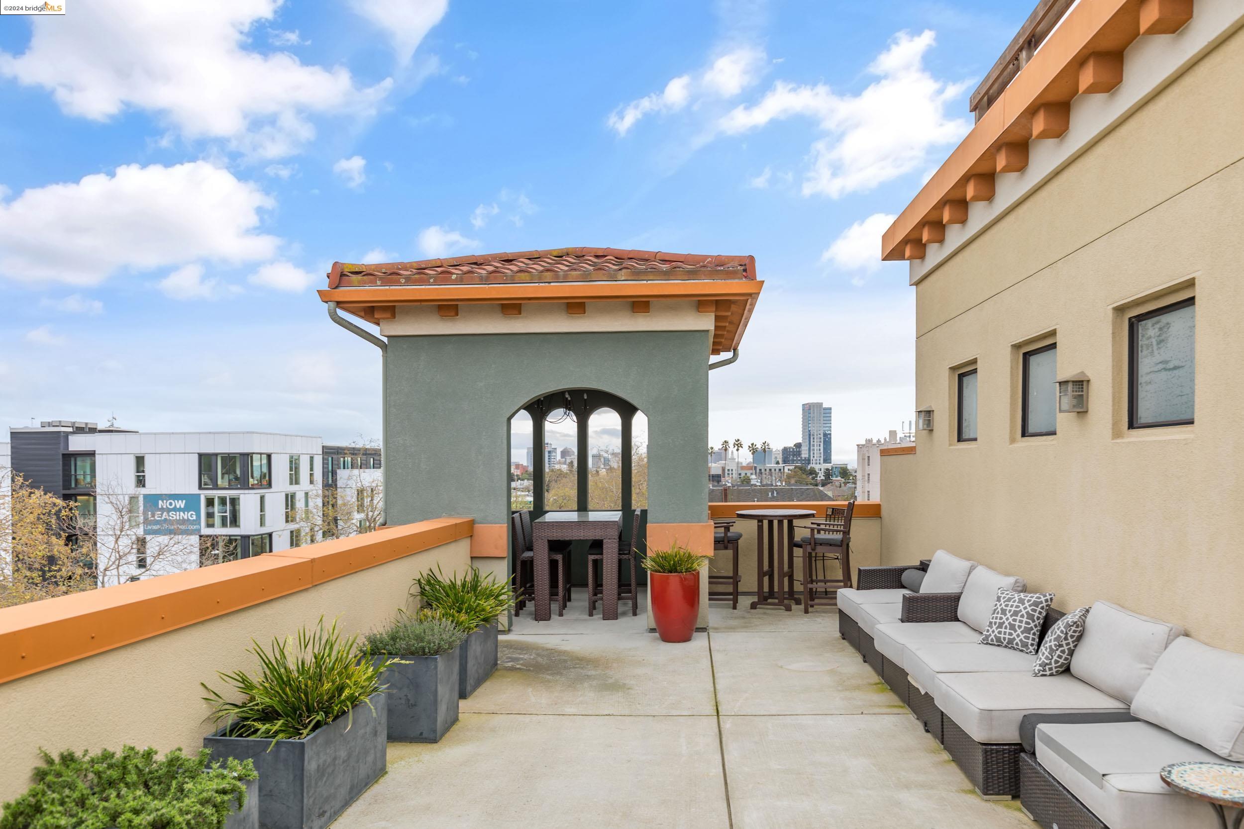 4811 Telegraph Ave # 212