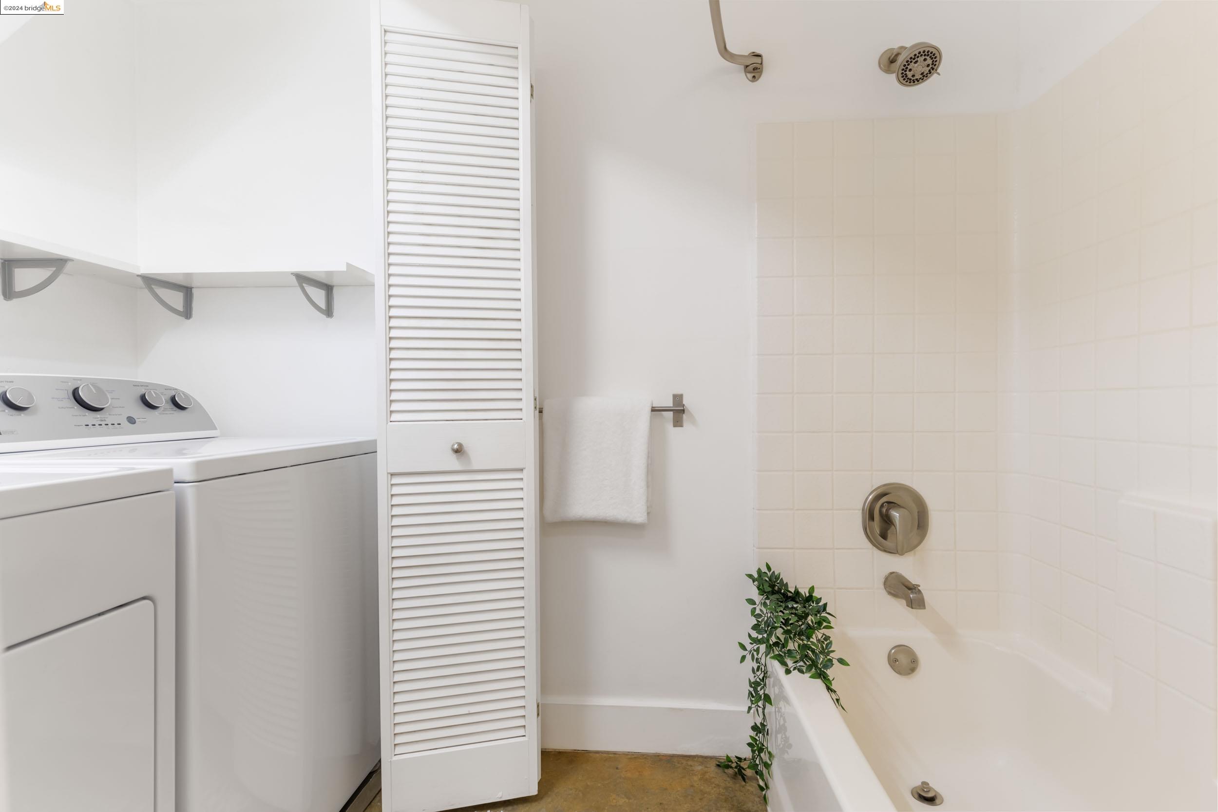 4811 Telegraph Ave # 212