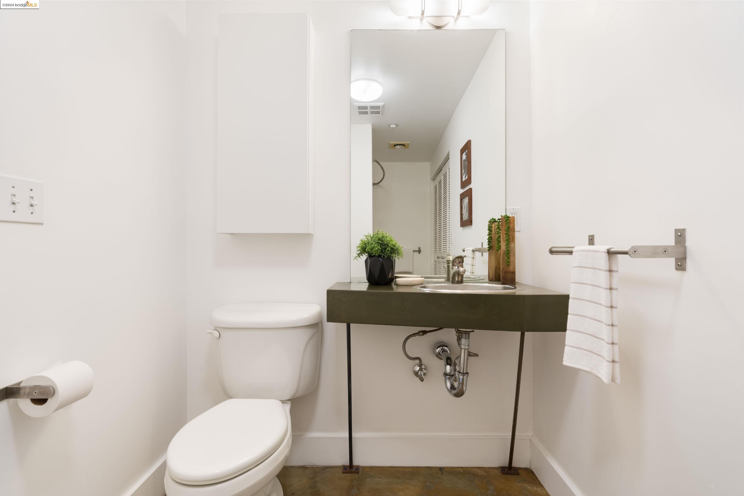 4811 Telegraph Ave # 212