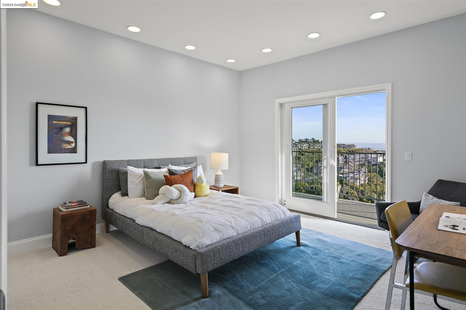 1834 Grand View