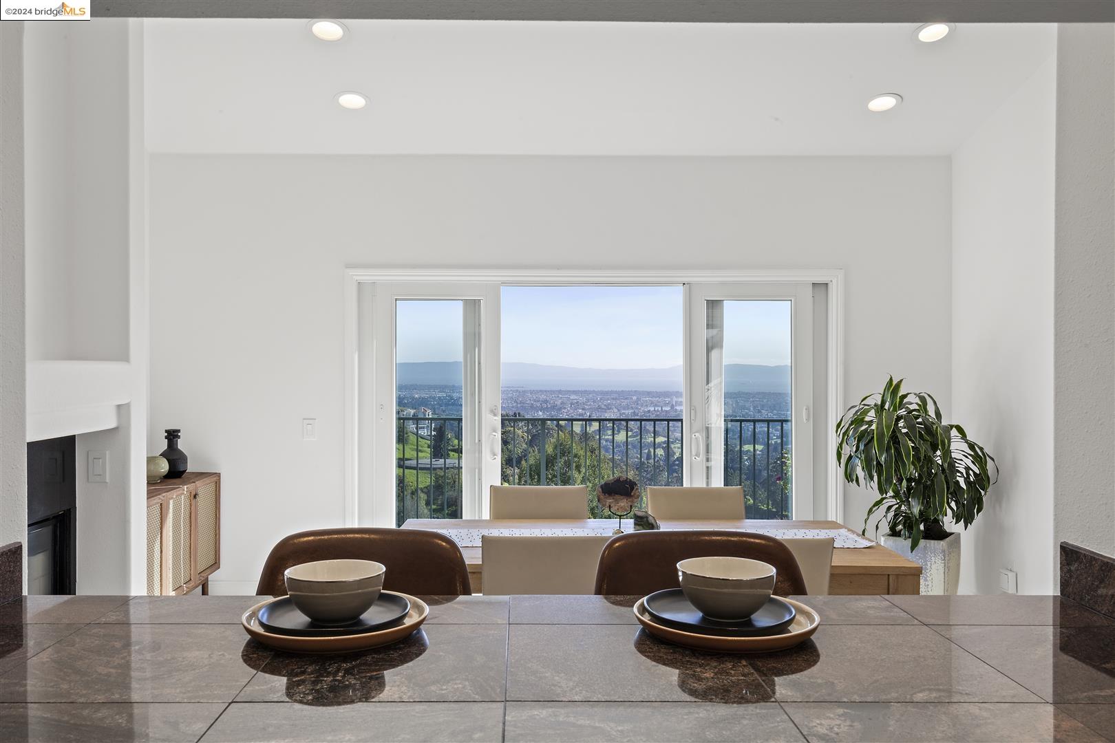 1834 Grand View