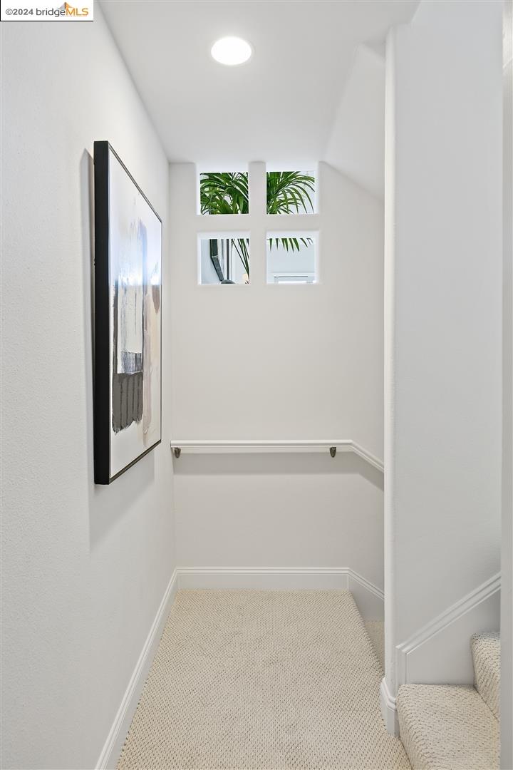 1834 Grand View