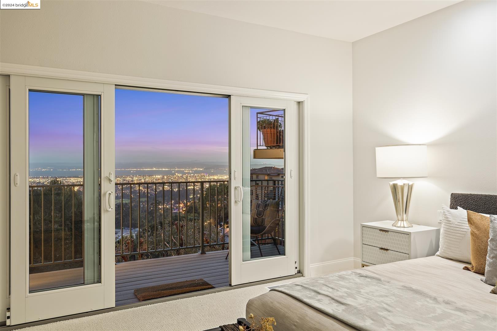 1834 Grand View