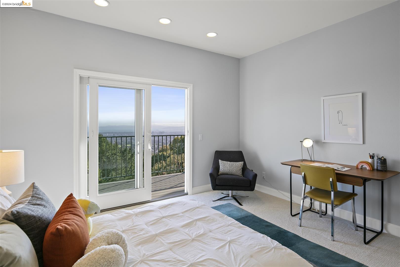 1834 Grand View