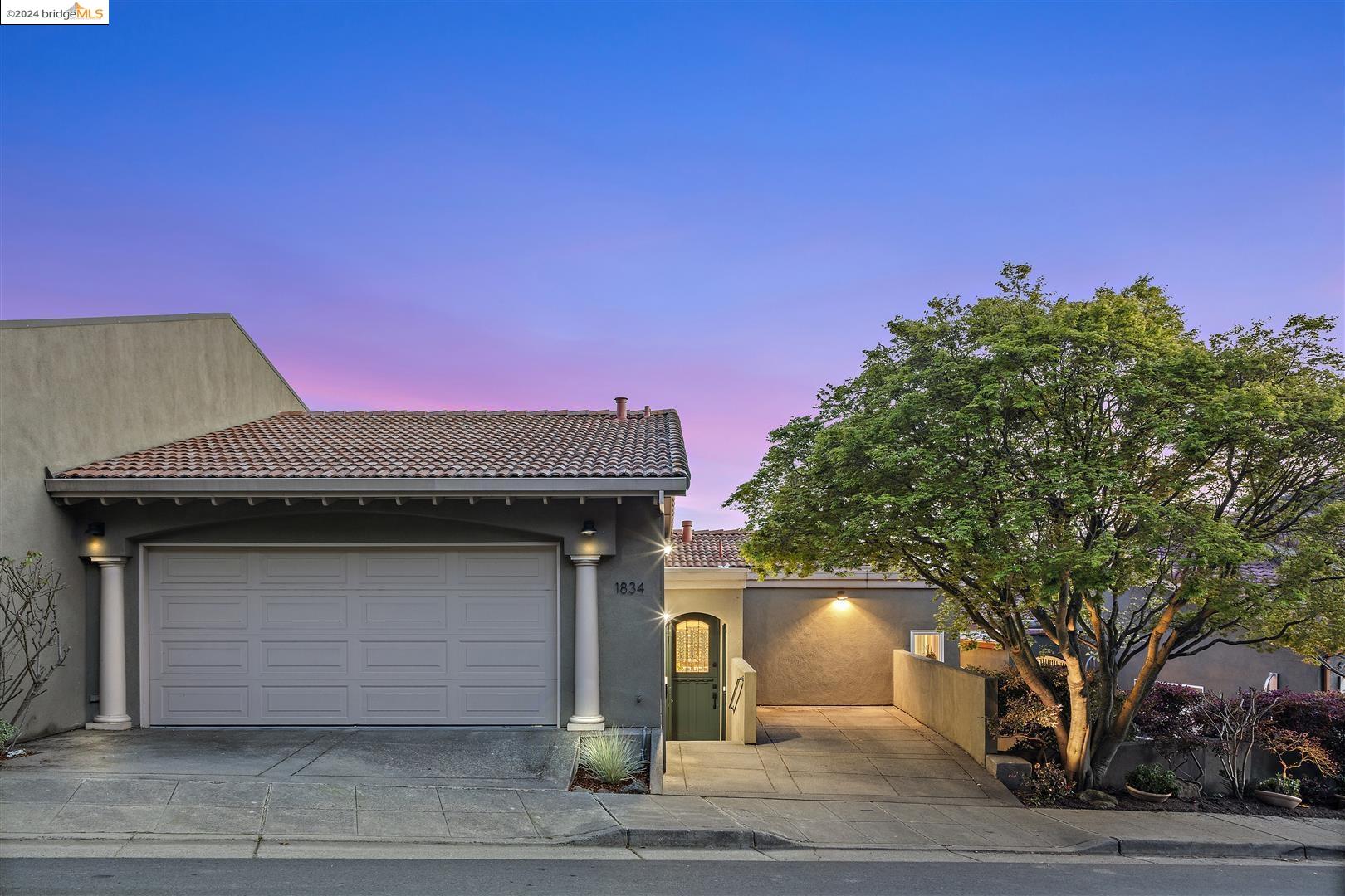 1834 Grand View