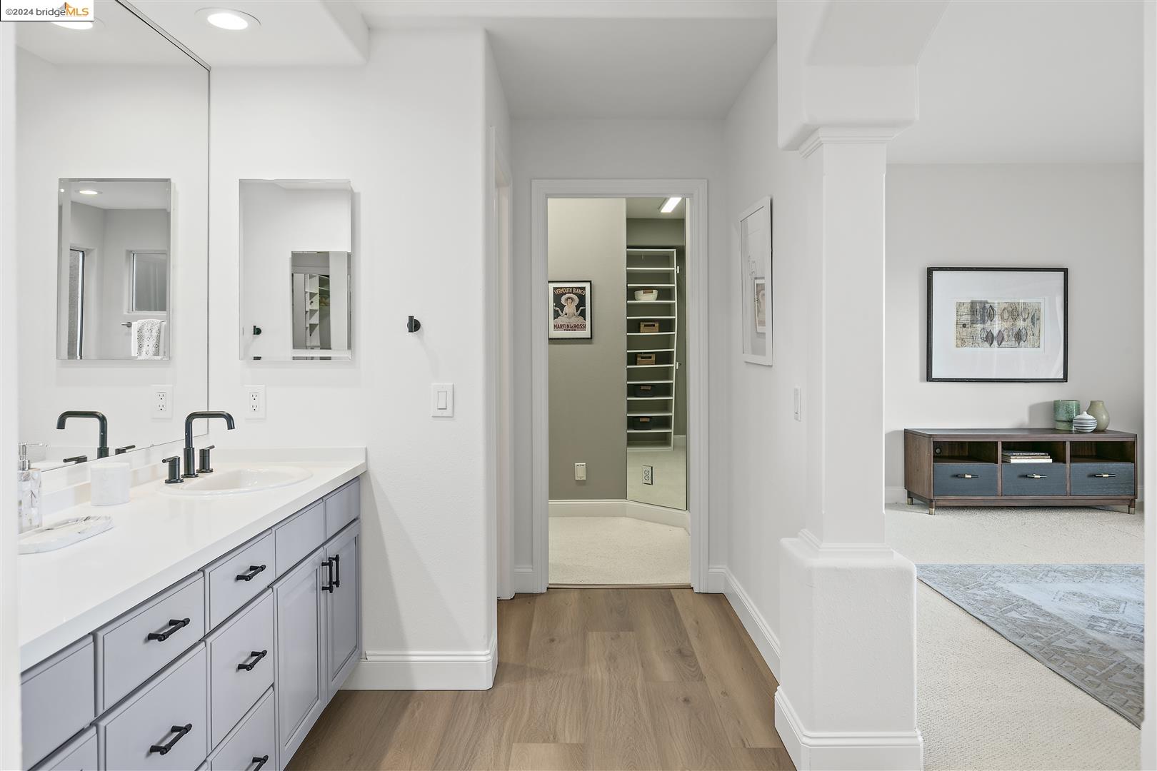 1834 Grand View