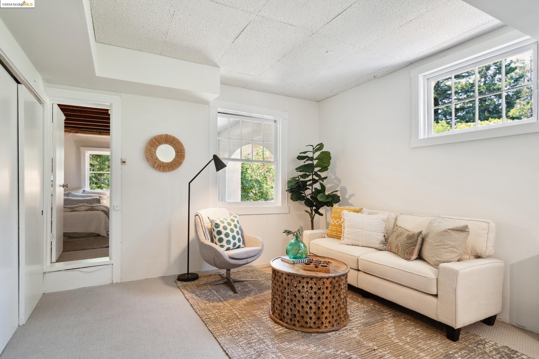 23 Hillside Ct