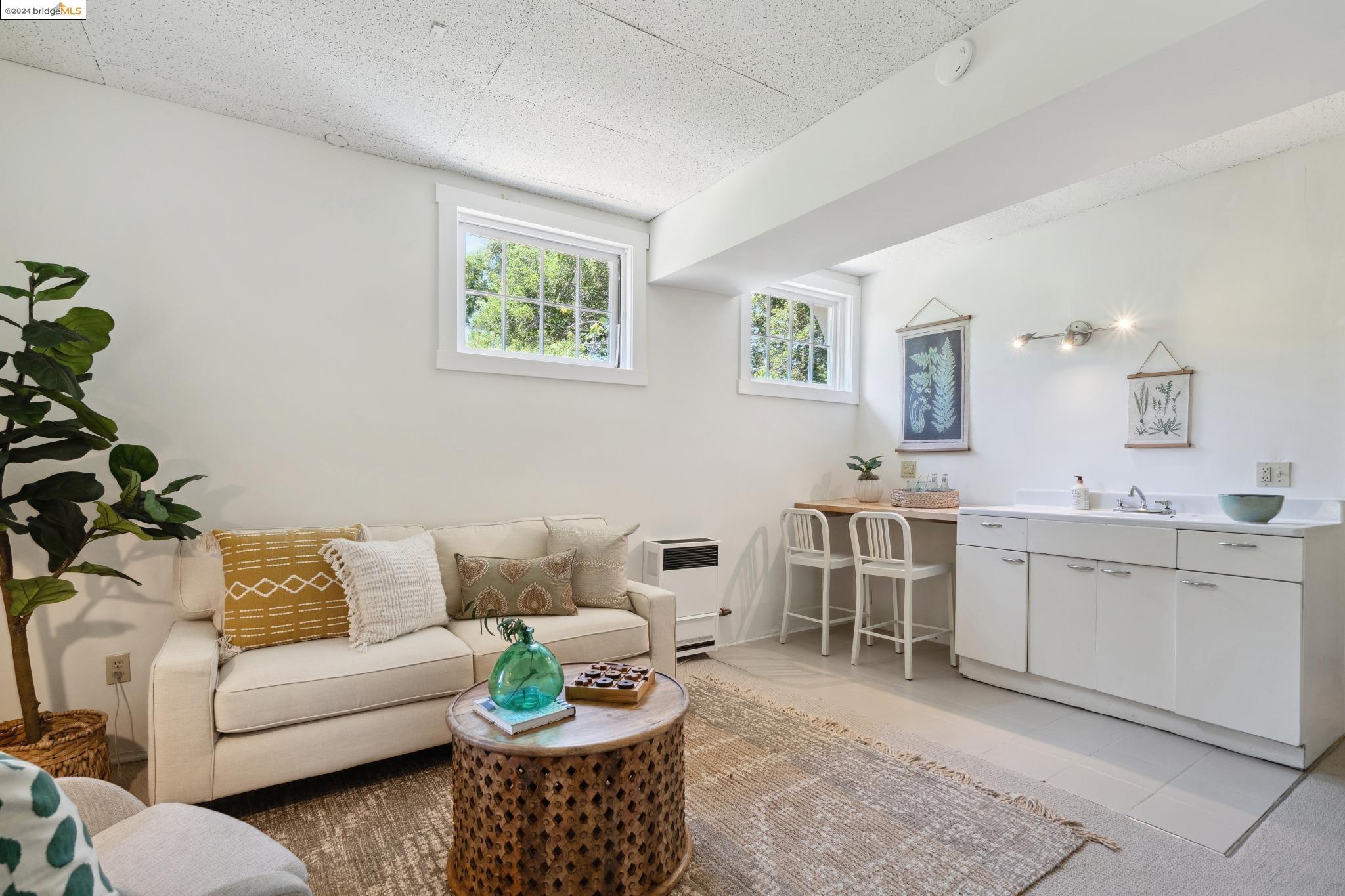 23 Hillside Ct