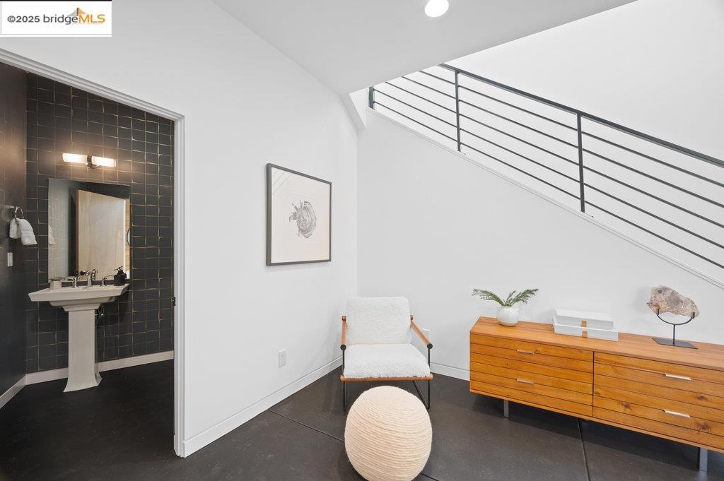 1621 Harmon St.