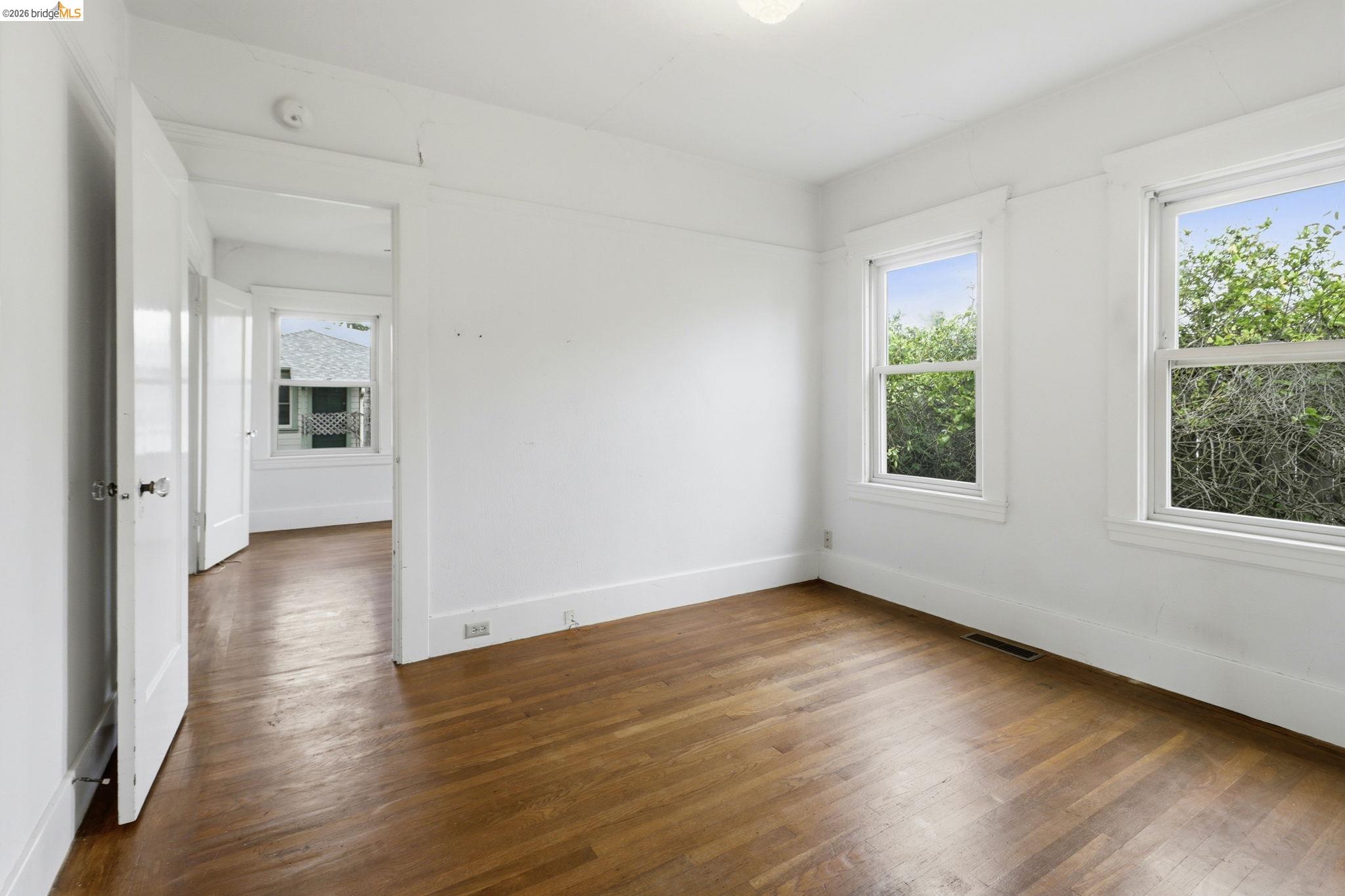 1529 Ada St