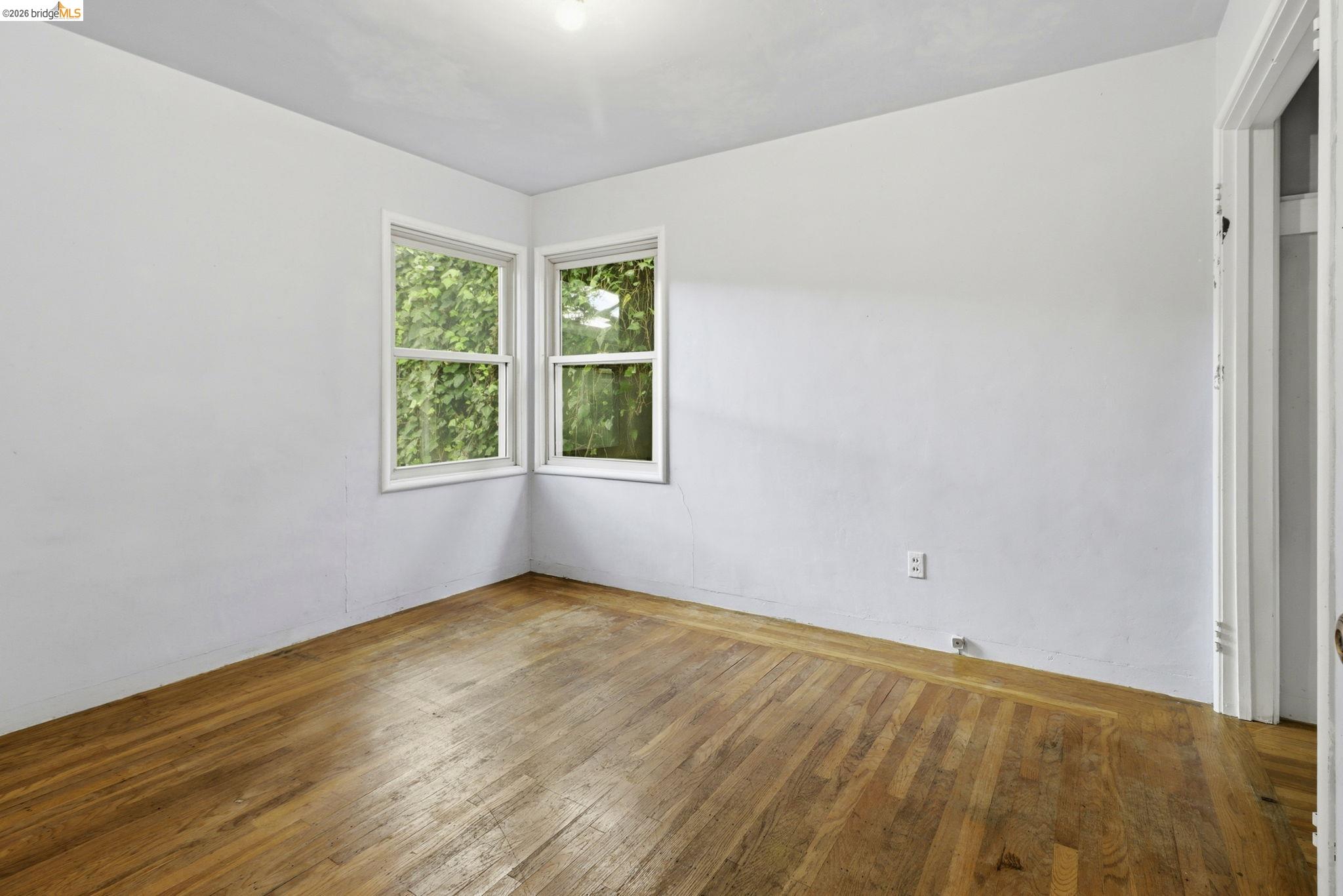 1529 Ada St