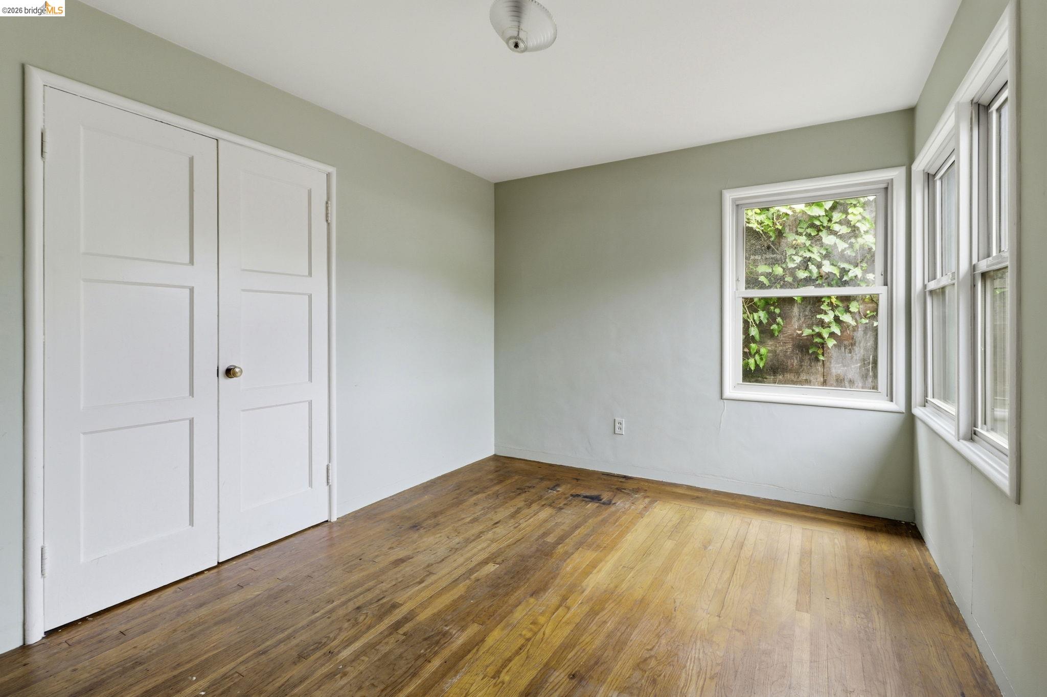 1529 Ada St