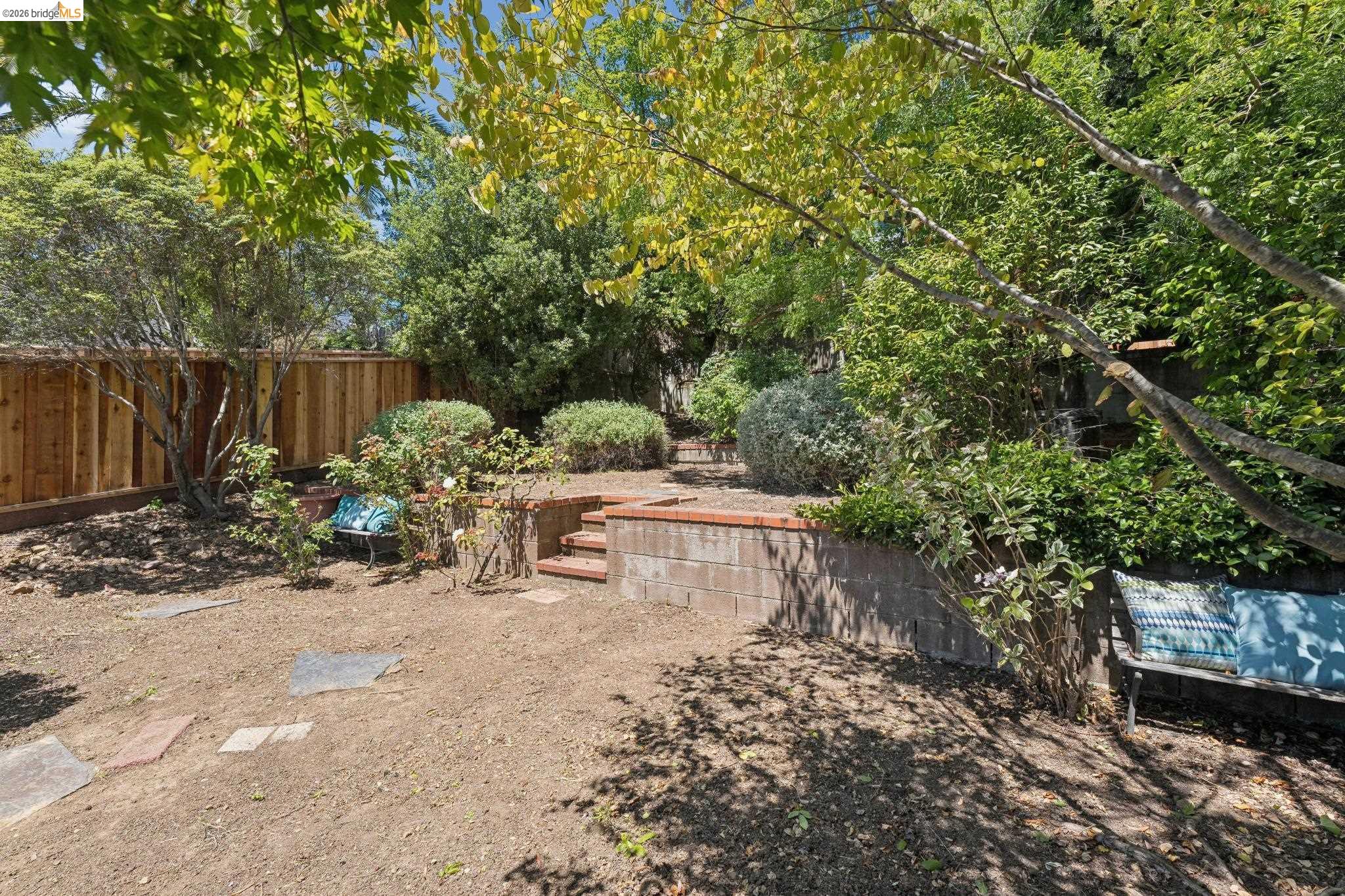4050 Norton Ave